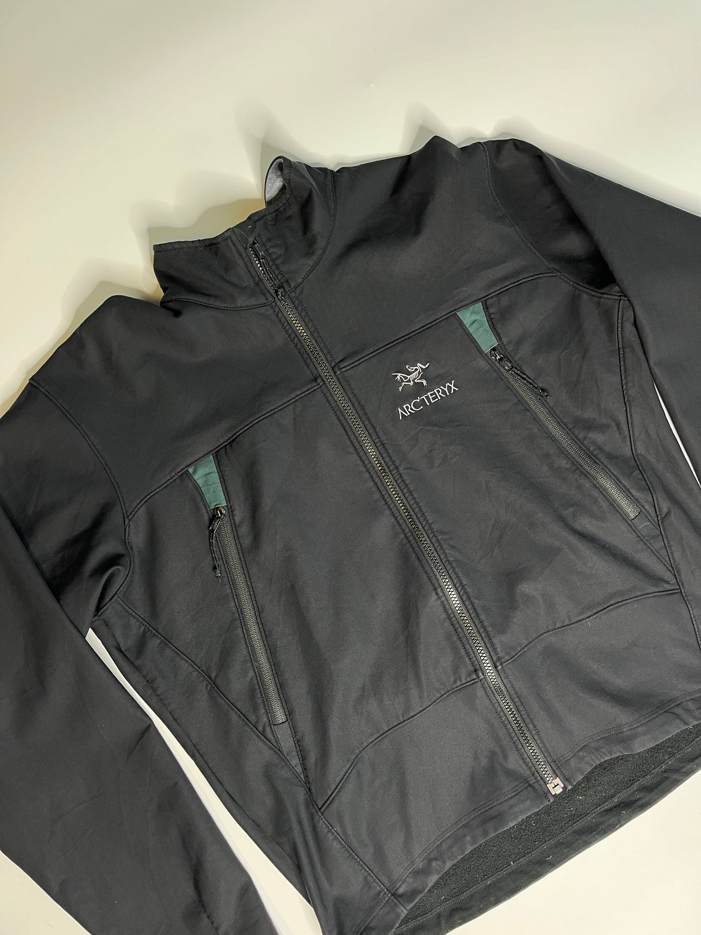 ARCTERYX JACKET (L)