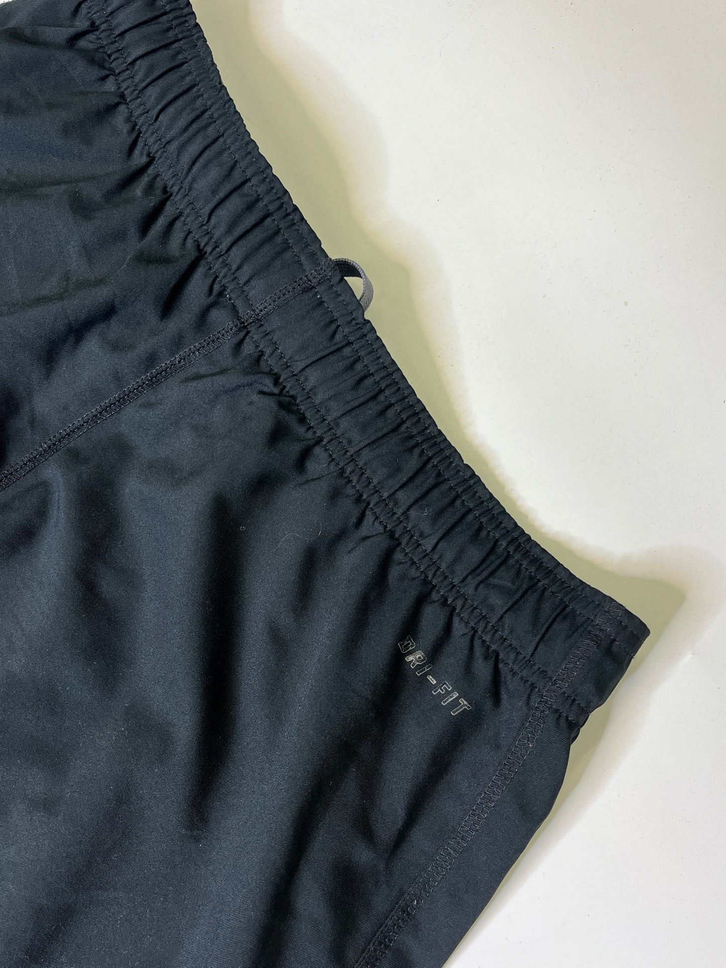 NIKE TRACK PANTS BLACK (M)