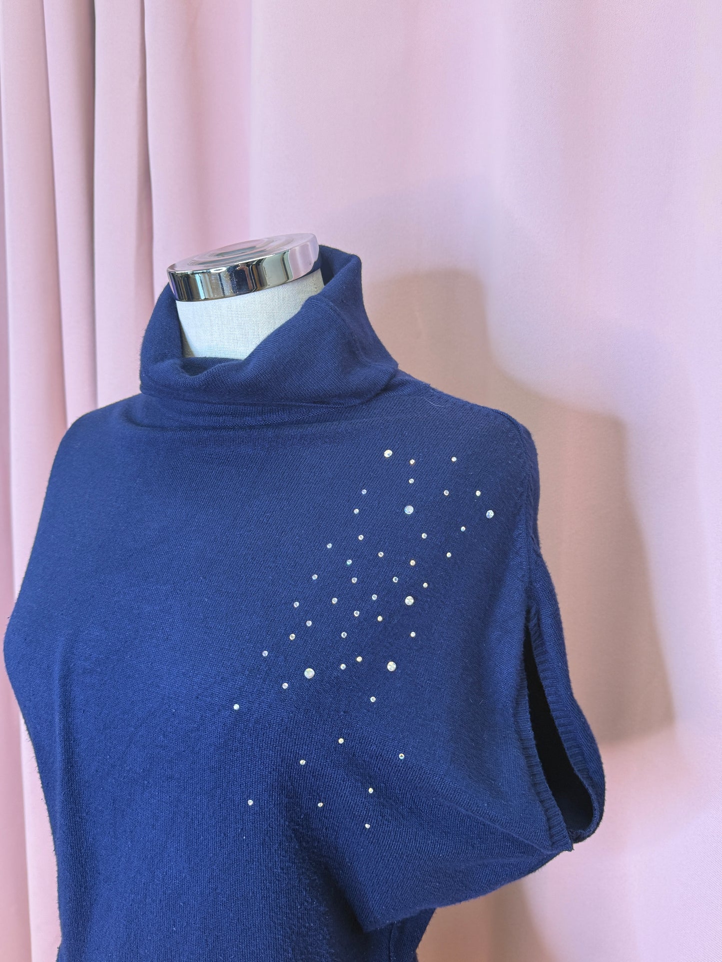 DEE VA RHINESTONE PONCHO (~M)