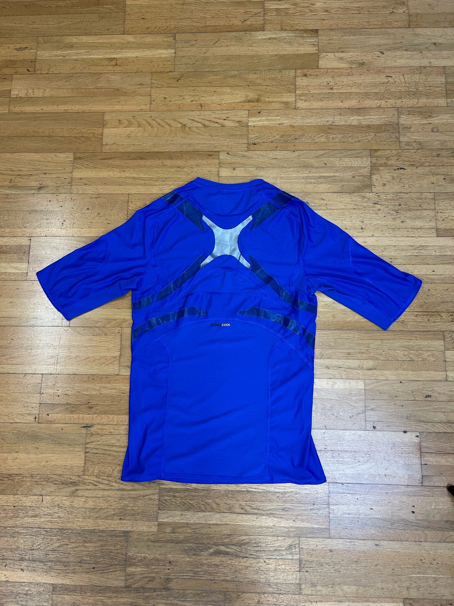 ADIDAS SPORTS SHIRT (M)