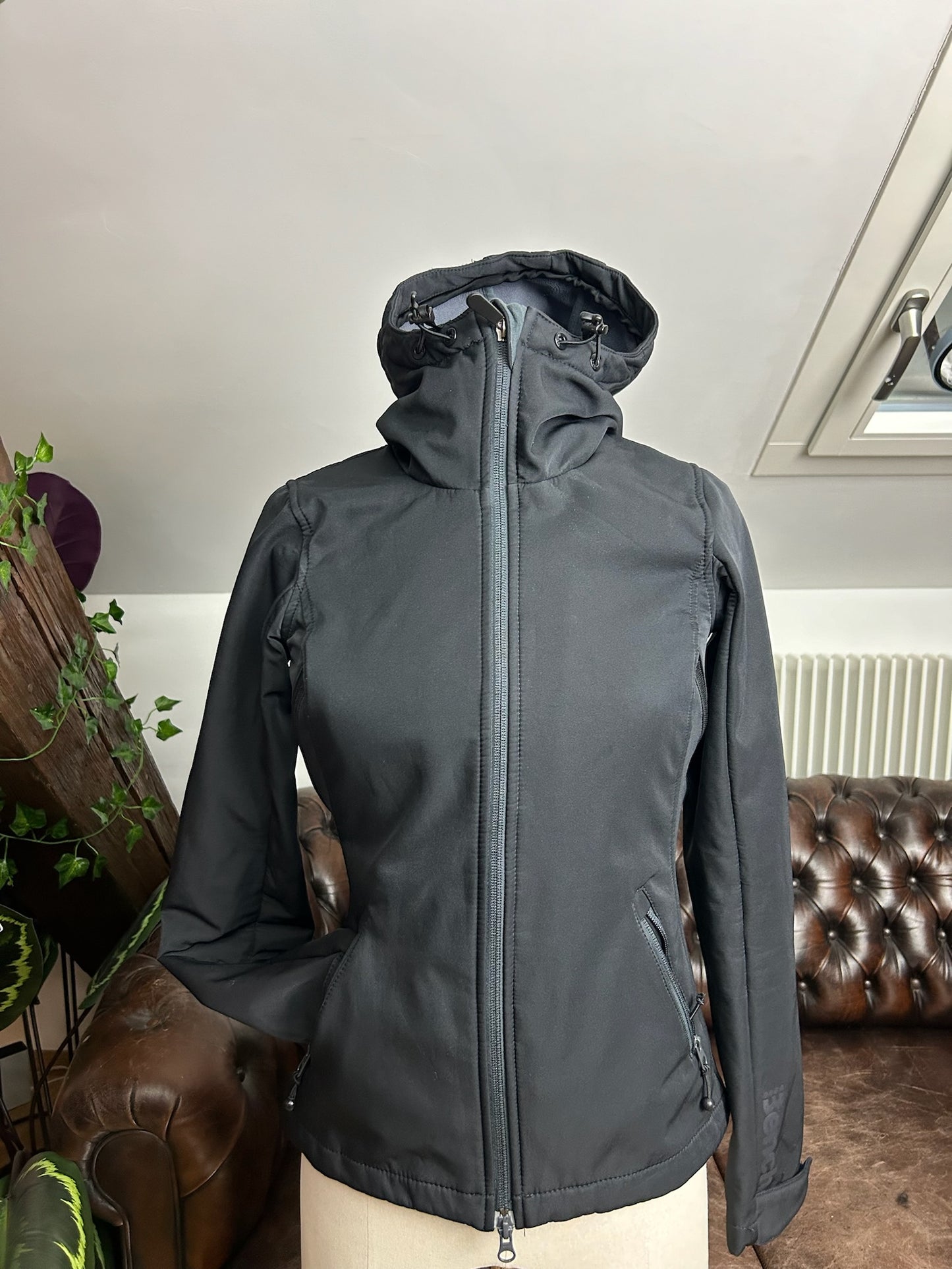 BENCH SOFTSHELL JACKET (XS)