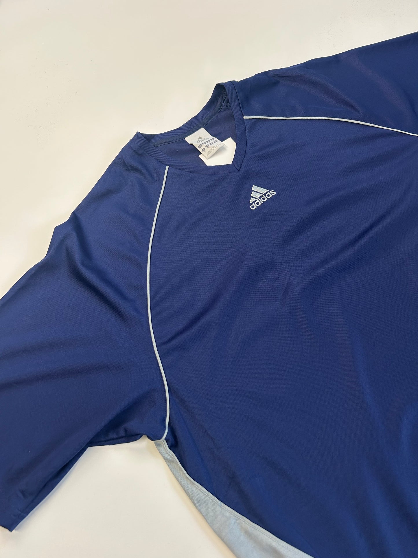 ADIDAS 2000s SHIRT (L)