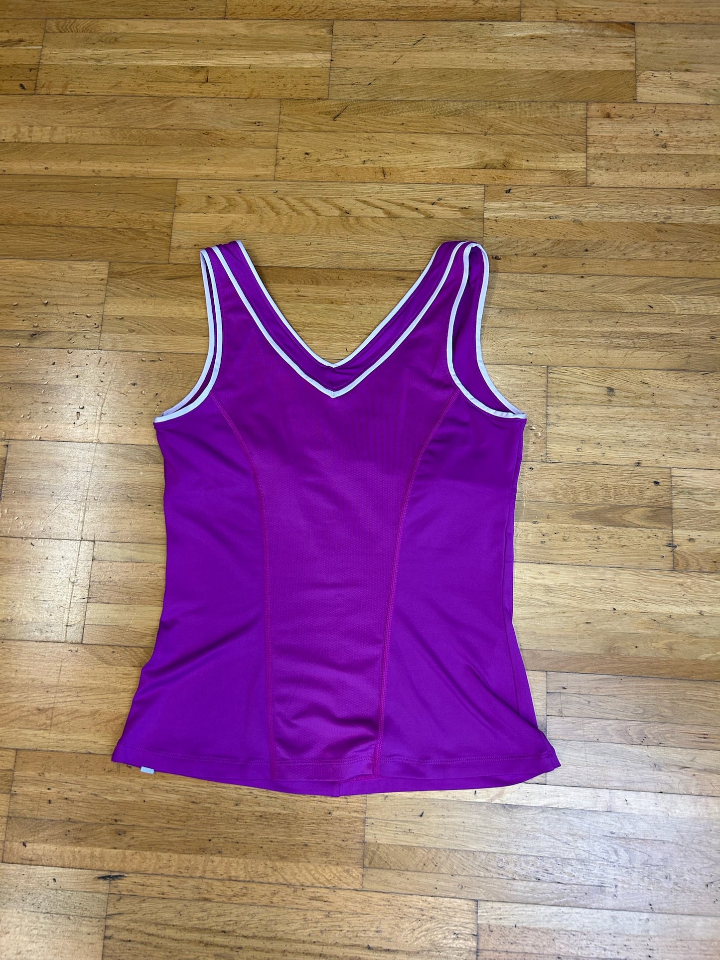 NIKE SPORTS TOP (wmns M)