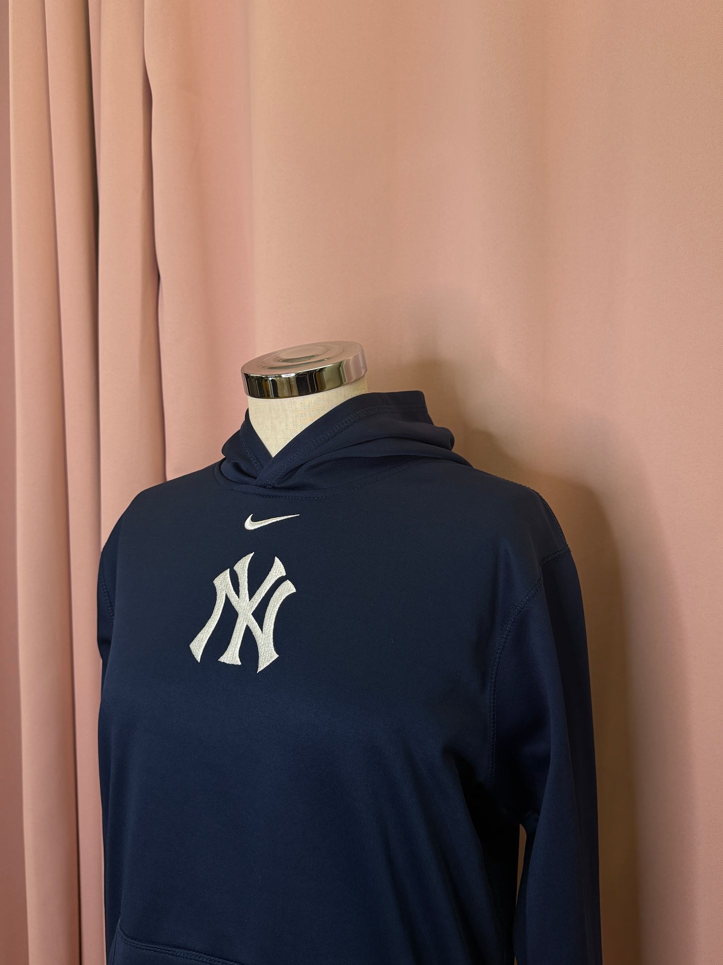 NIKE NY CENTER SWOOSH HOODIE (S)