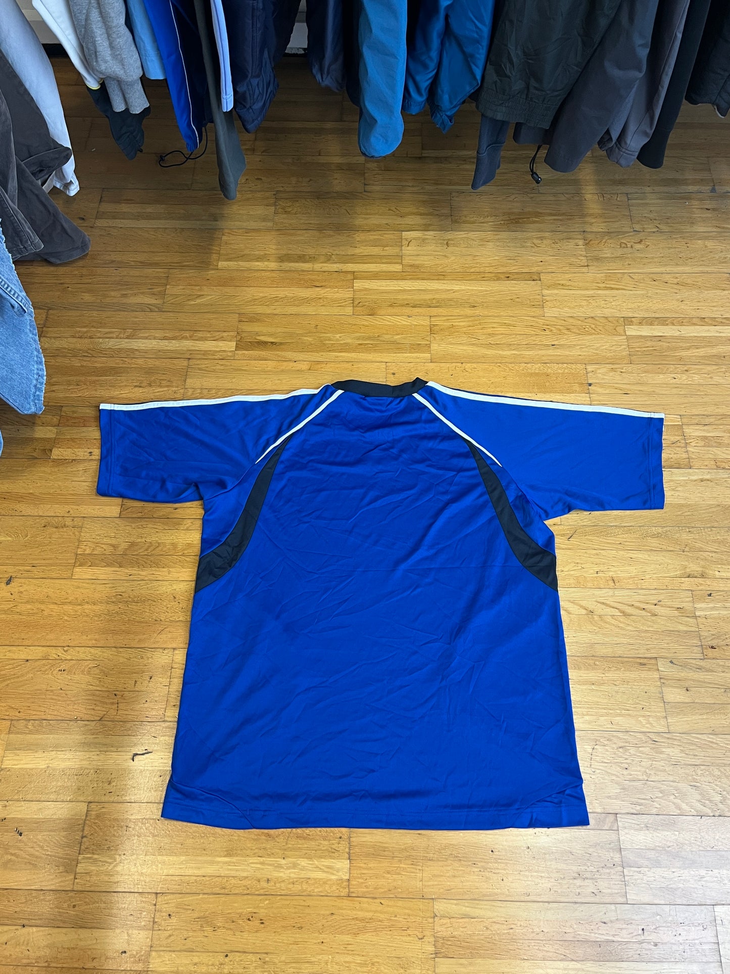 ADIDAS 2000s SHIRT (M-L)