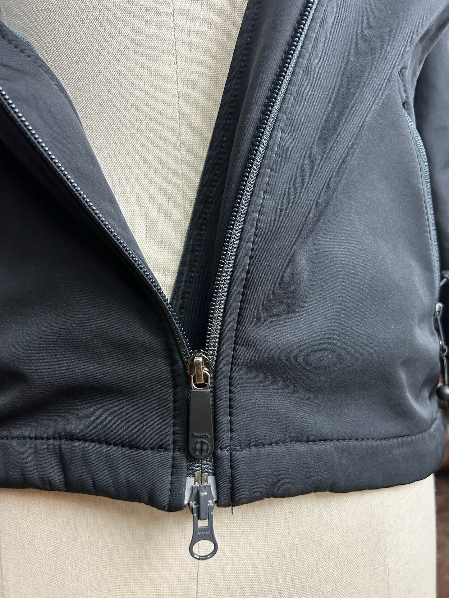 BENCH SOFTSHELL JACKET (XS)