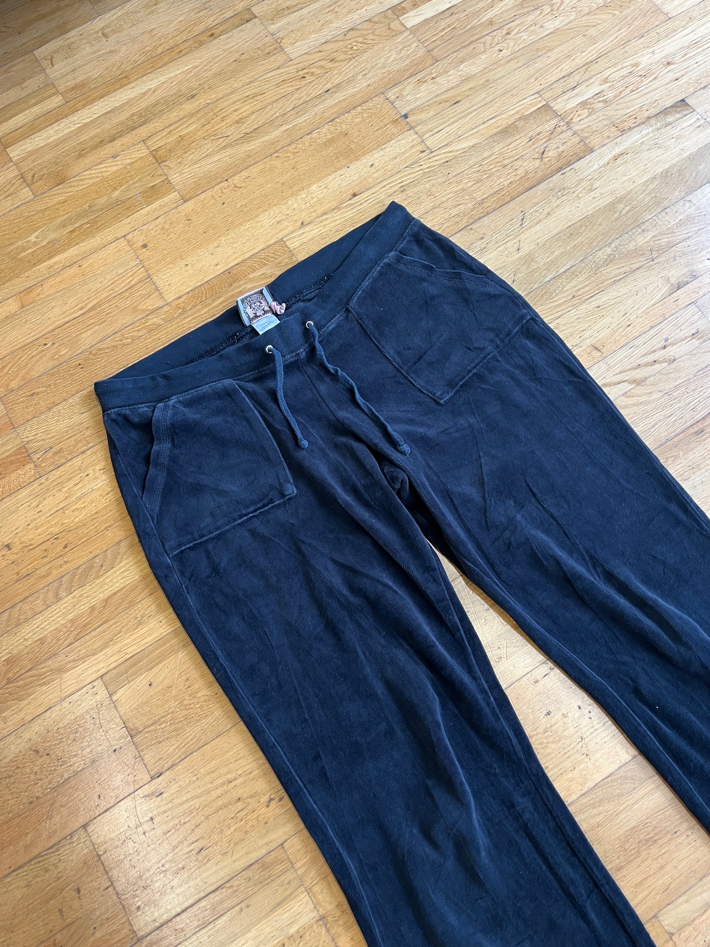 JUICY COUTURE FLARED PANTS (M)