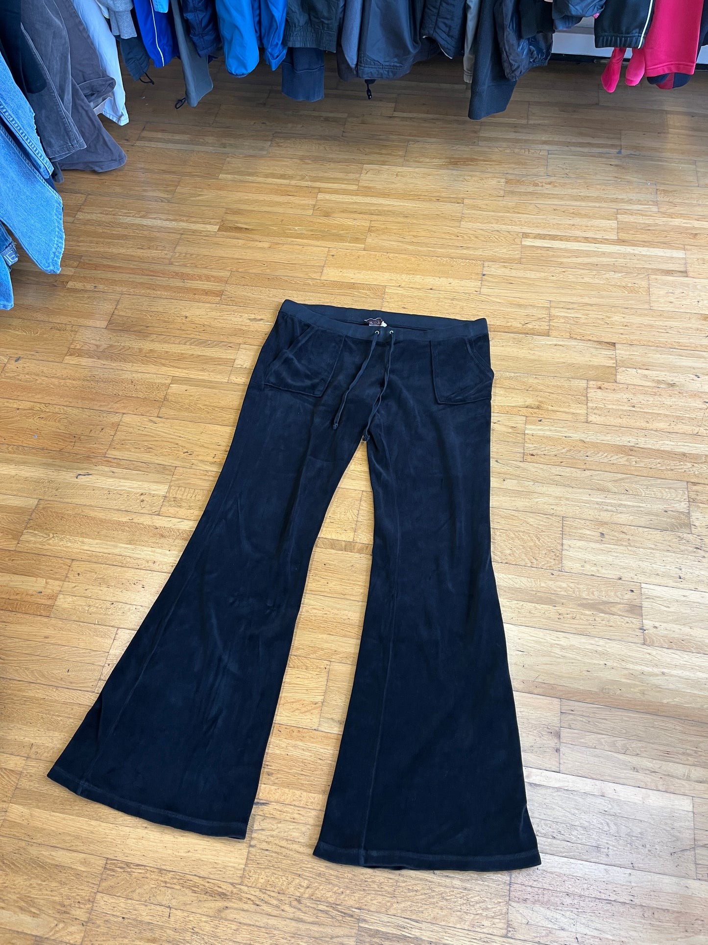 JUICY COUTURE FLARED PANTS (M)