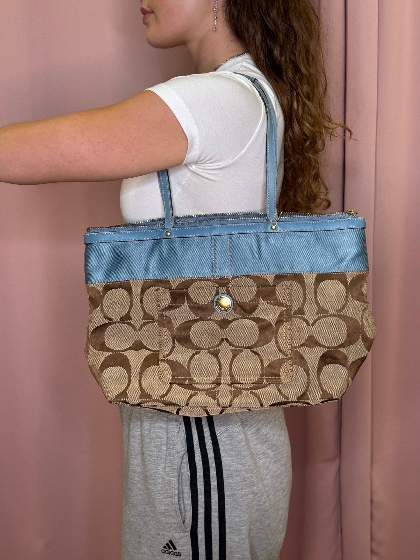 COACH MONOGRAM PURSE BABYBLUE