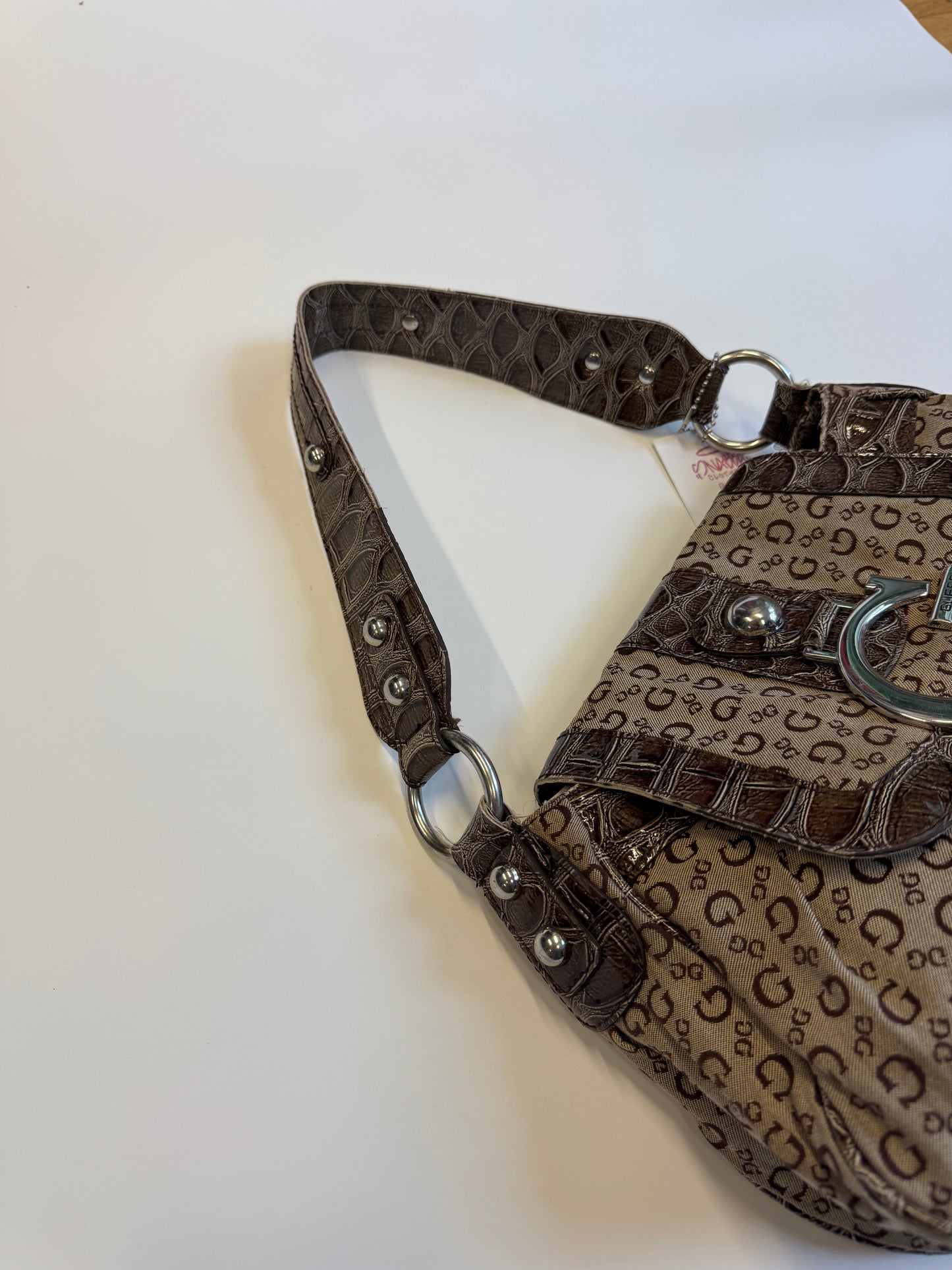 GUESS PURSE BIG G-LOGO