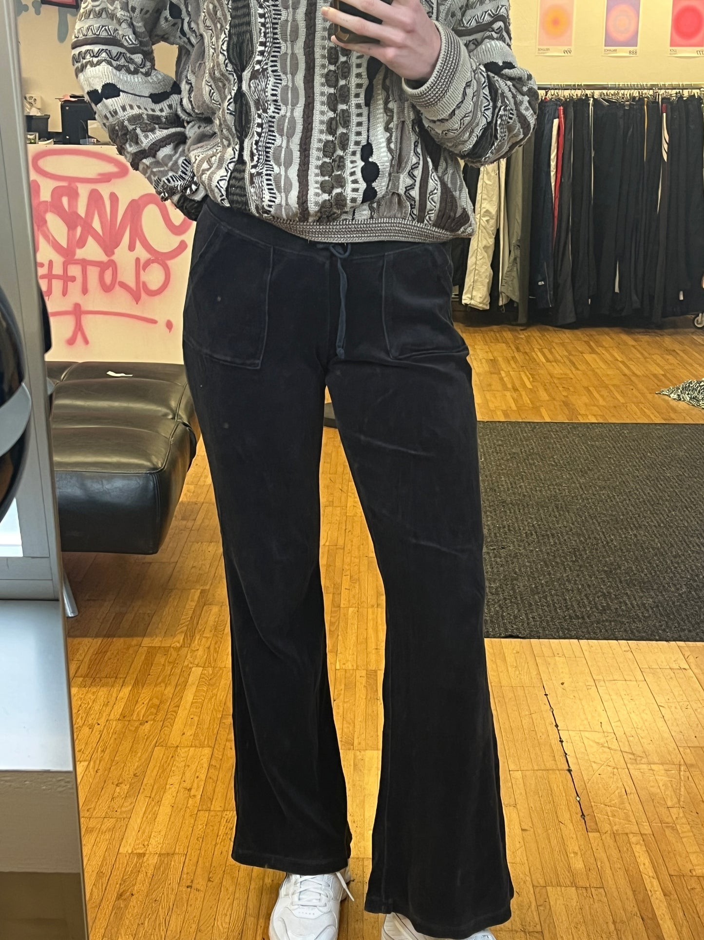JUICY COUTURE FLARED PANTS (M)