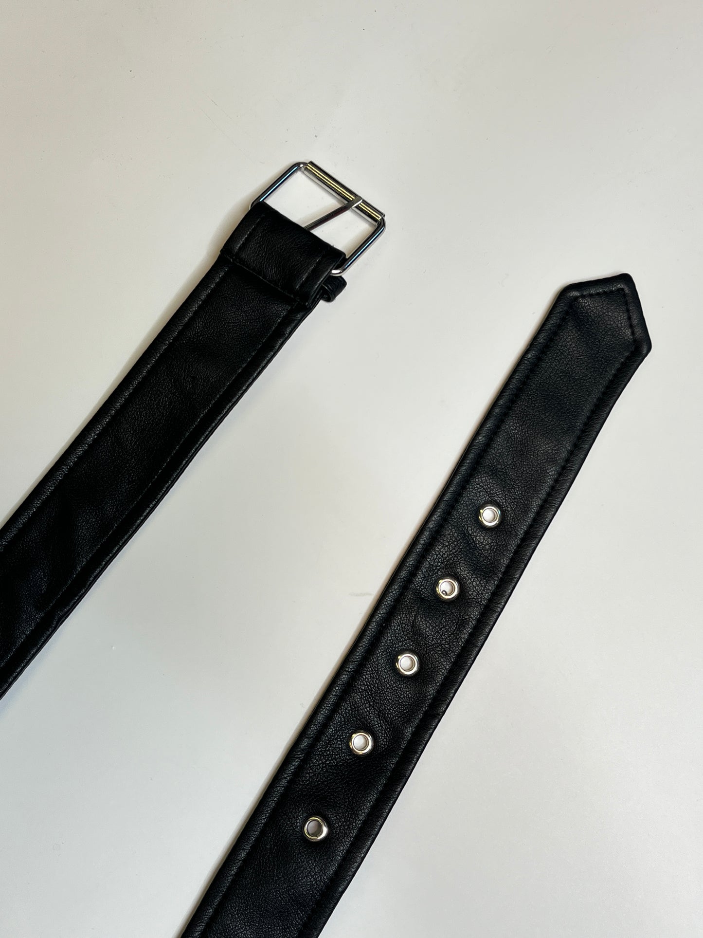 FAUX LEATHER BELT BLACK / SILVER 120cm, L