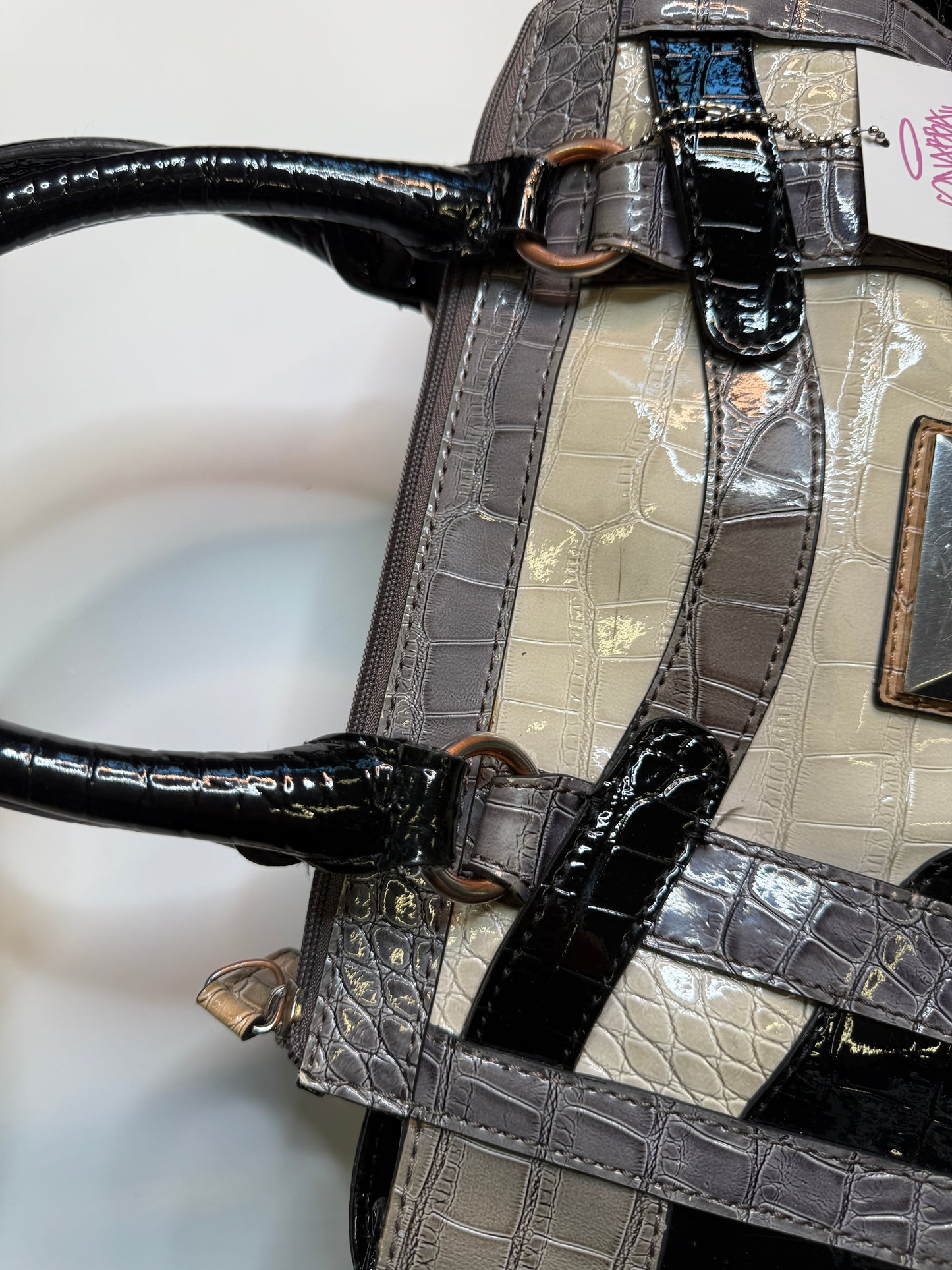 GUESS PURSE