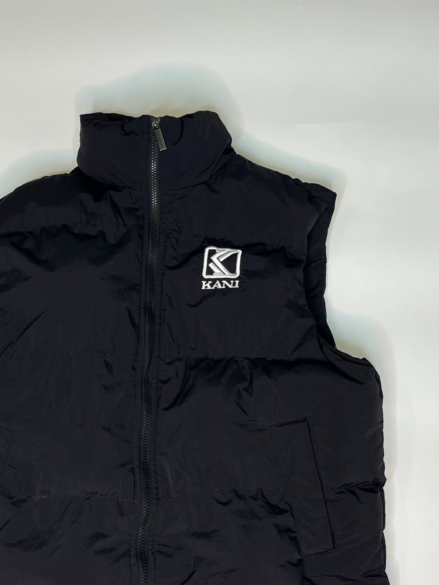 KARL KANI PUFFER VEST (L)