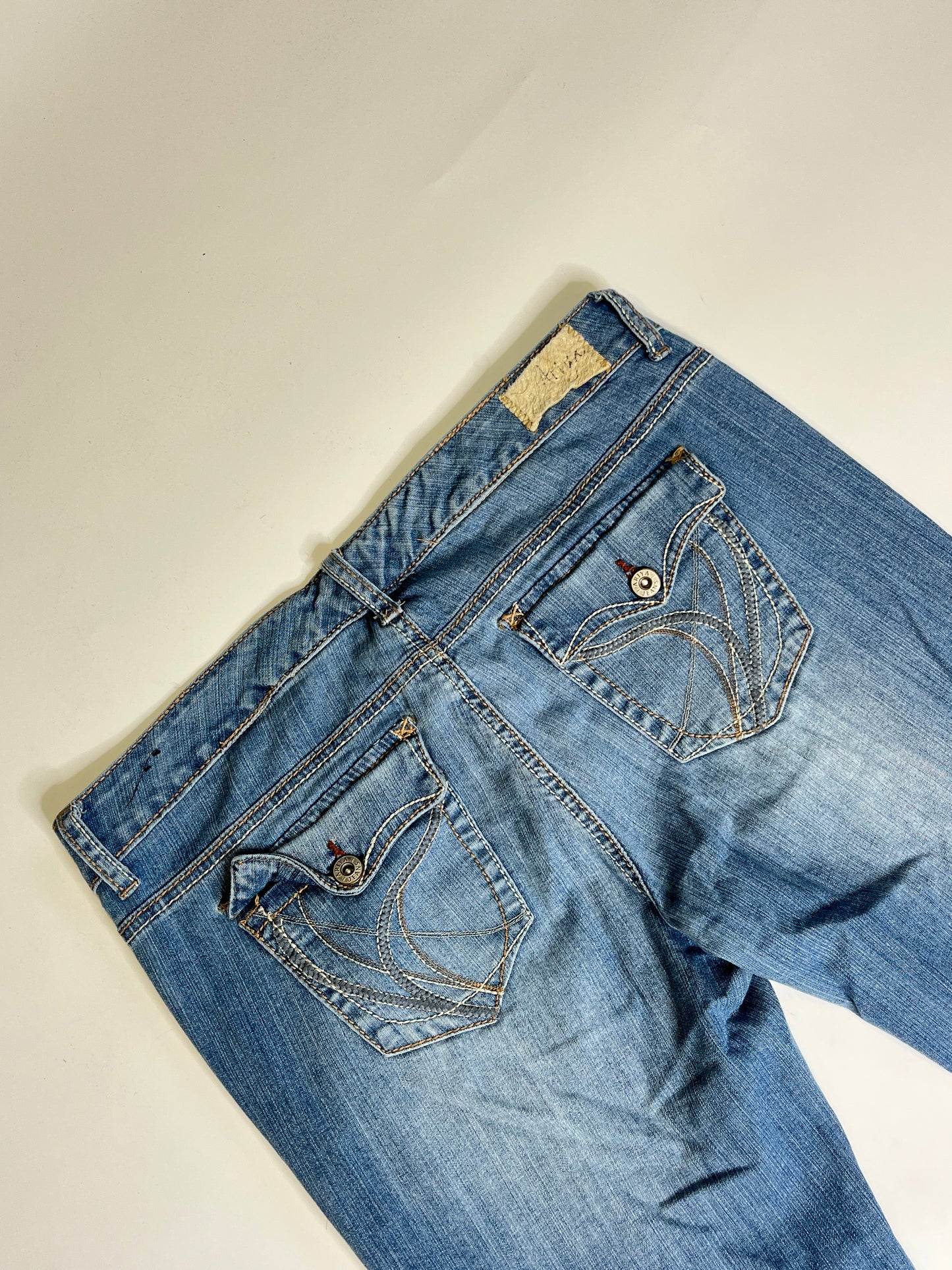 ARYA FLARED JEANS (S-M)