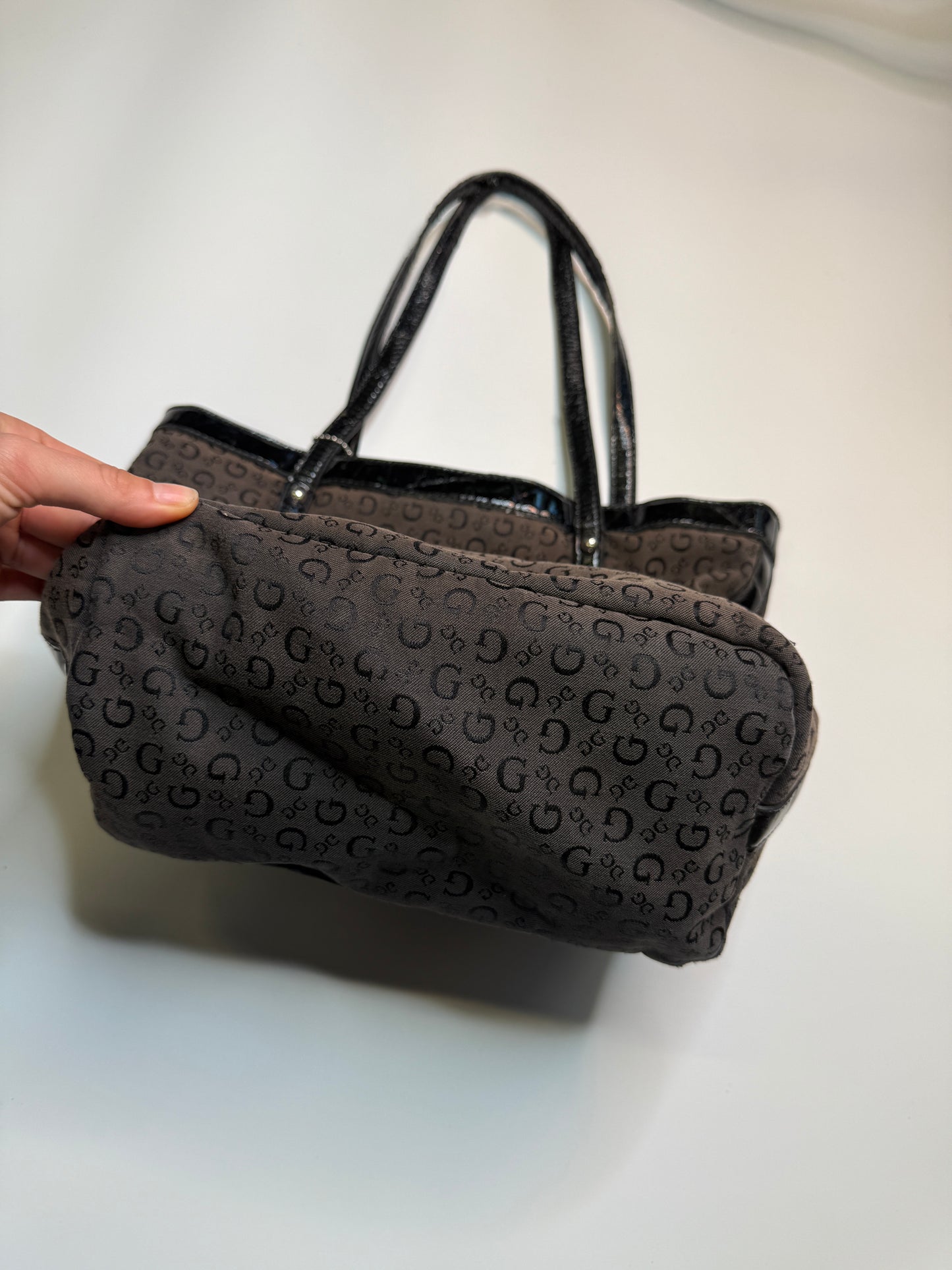 GUESS PURSE