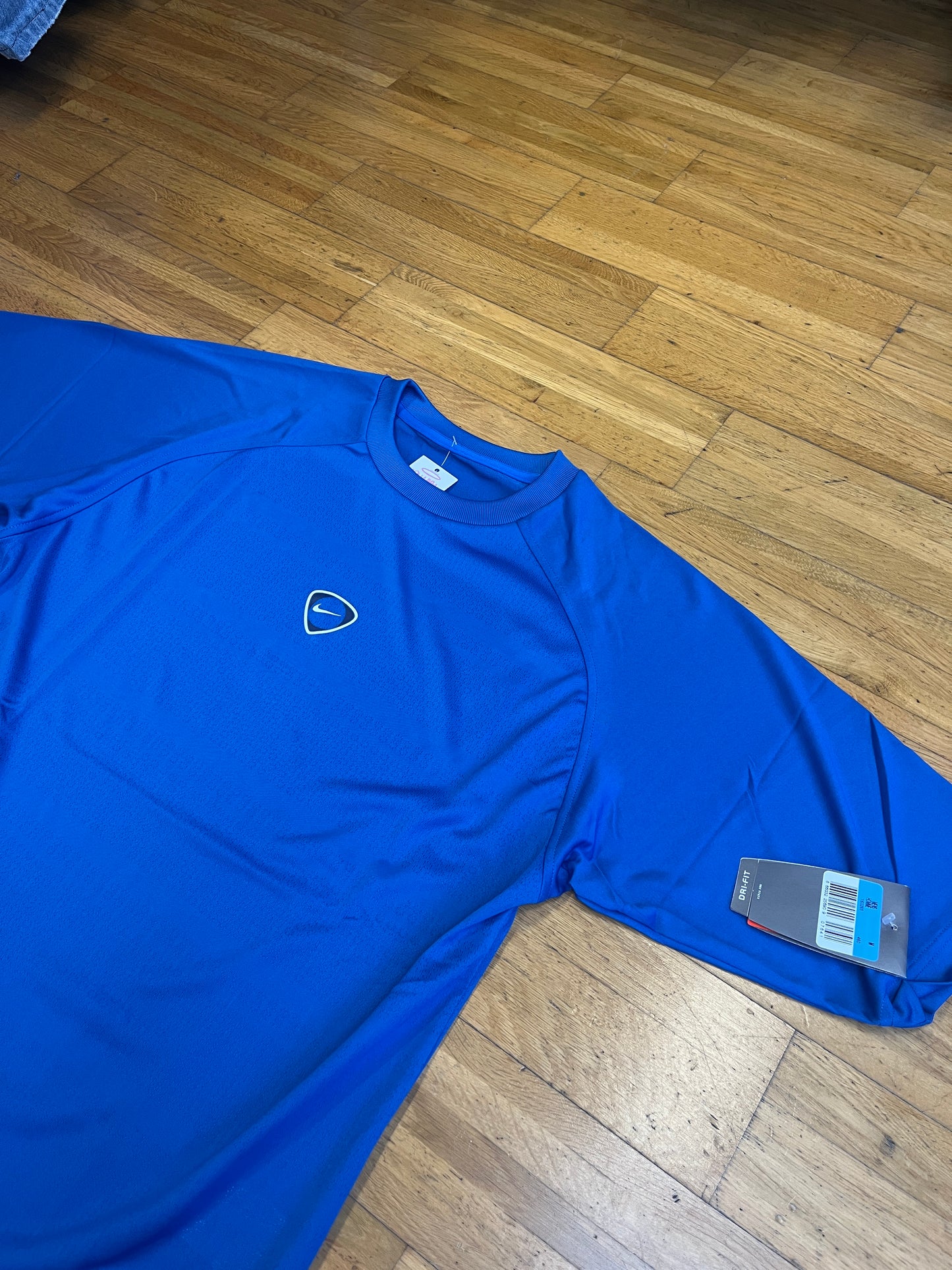 NIKE 2000s T-SHIRT WITH TAG (M)