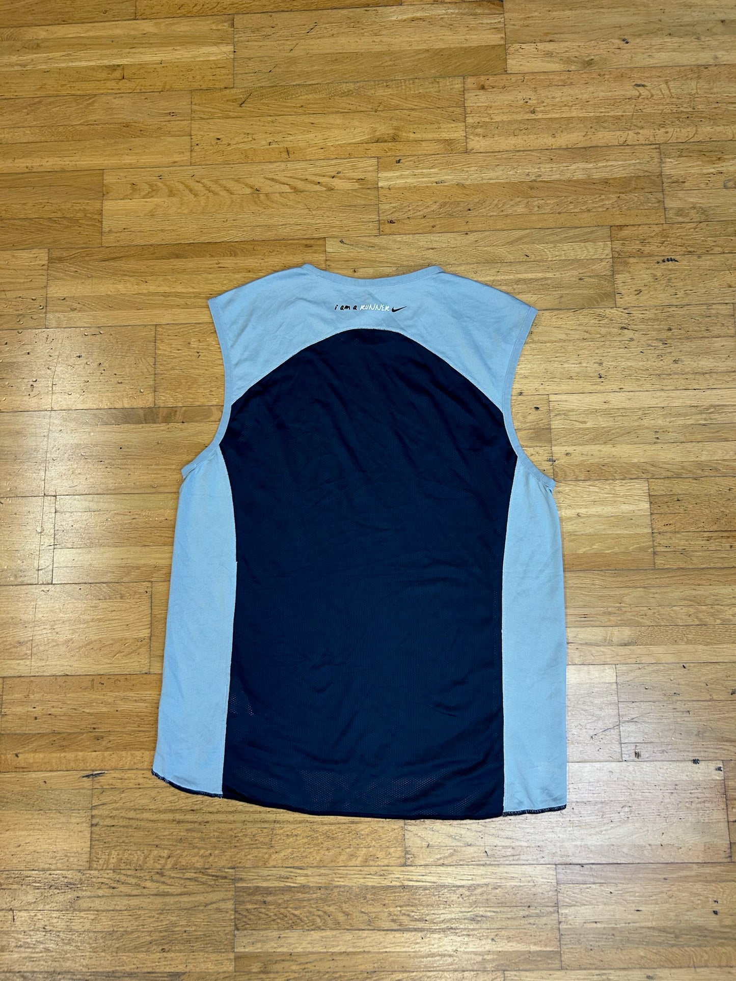 NIKE"I AM NOT WEIRD- I AM A RUNNER" TANK (M)