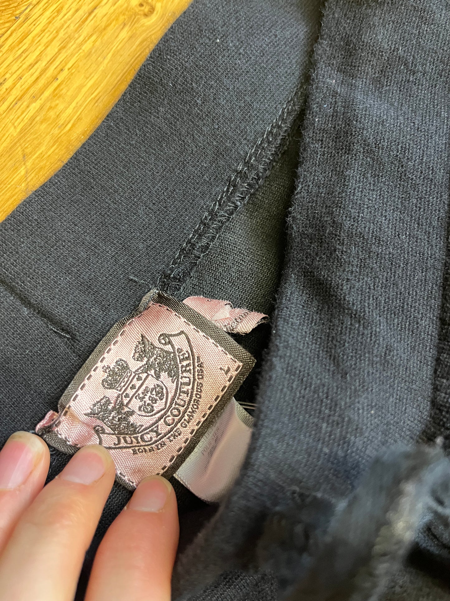 JUICY COUTURE PANTS (M-L)