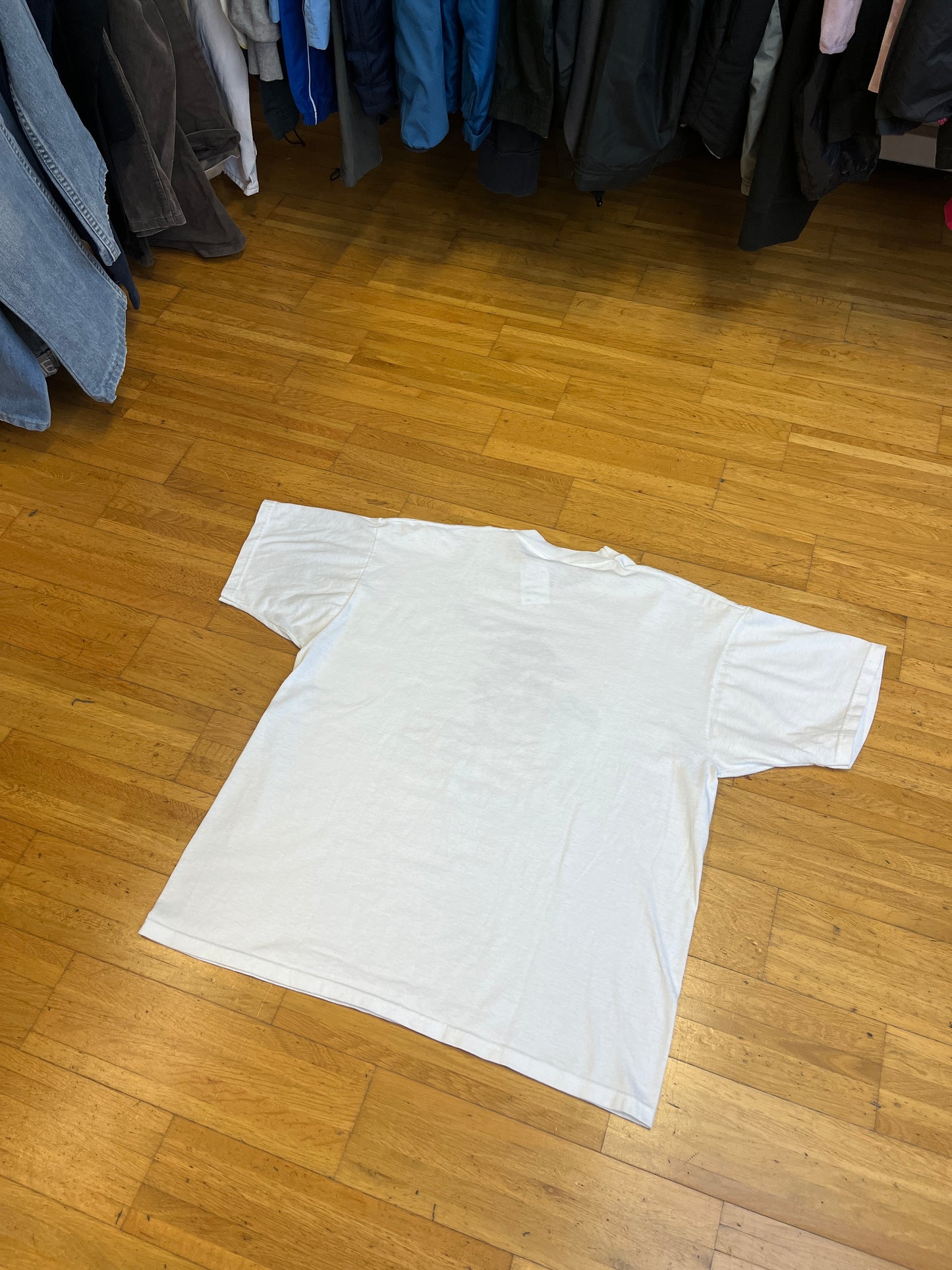 VINTAGE HERSHEYS KISSES CHOCOLATE GLITTER SHIRT 1990s (XL)