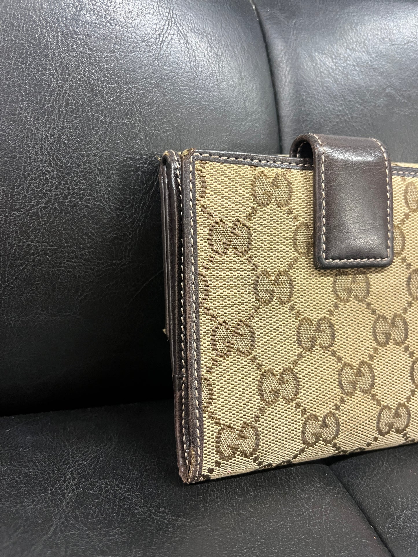 GUCCI MONOGRAM HEART WALLET