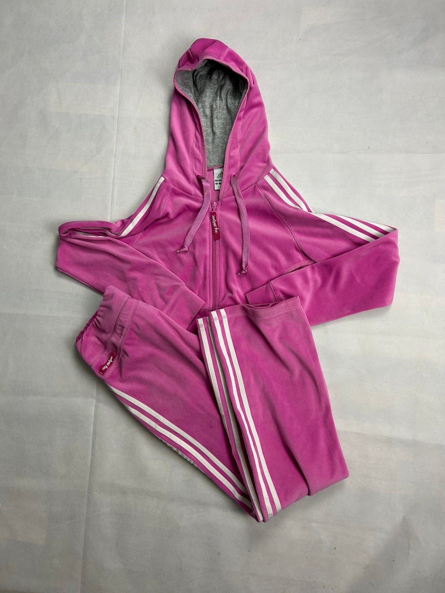 ADIDAS TRACKSUIT (S)
