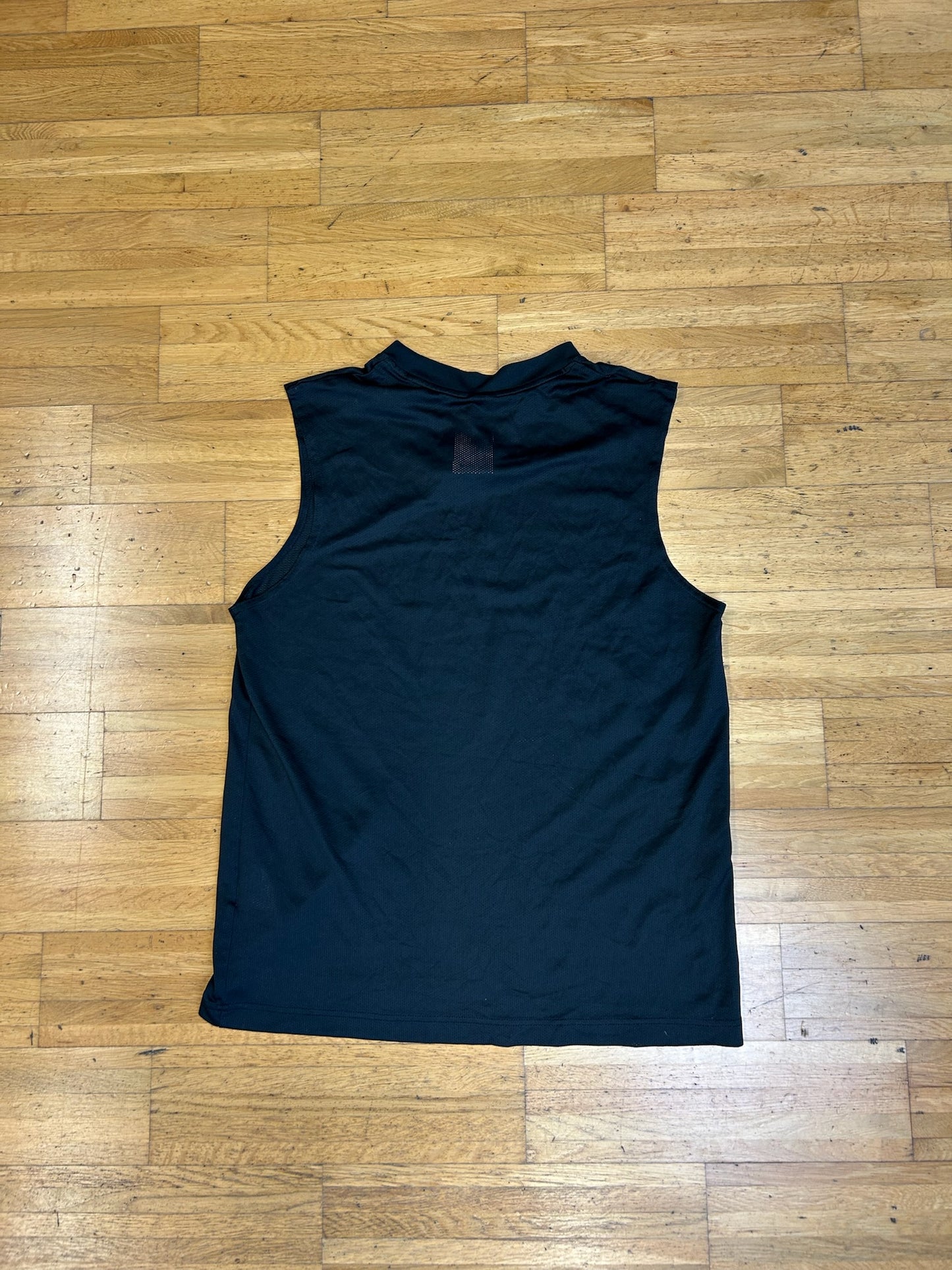 NIKE TANK CENTER SWOOSH (L)