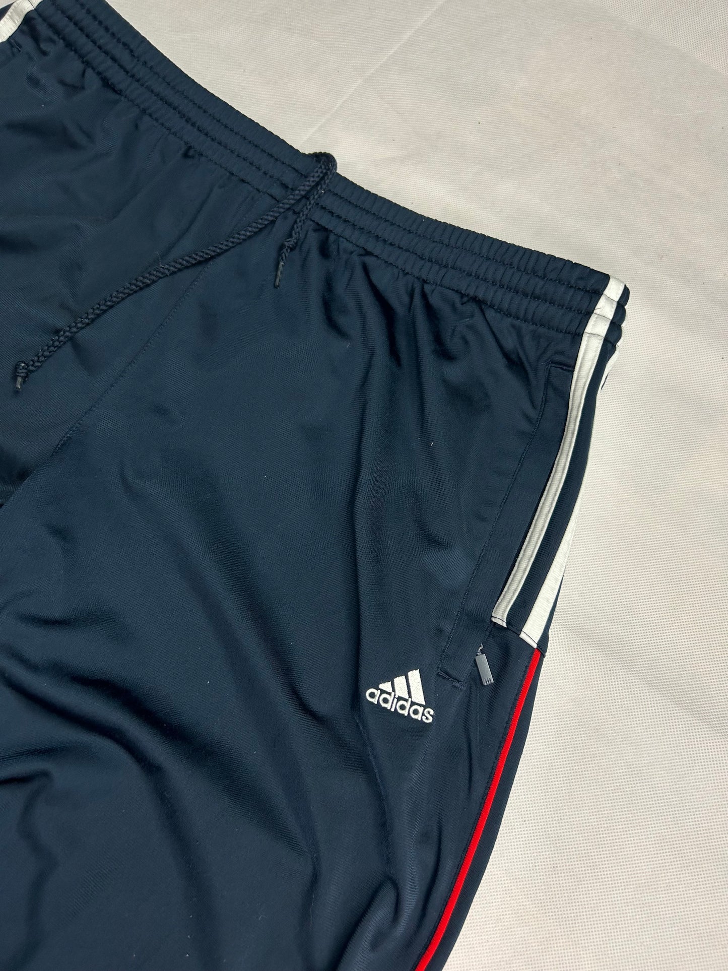 ADIDAS SWEAT PANTS (XL)