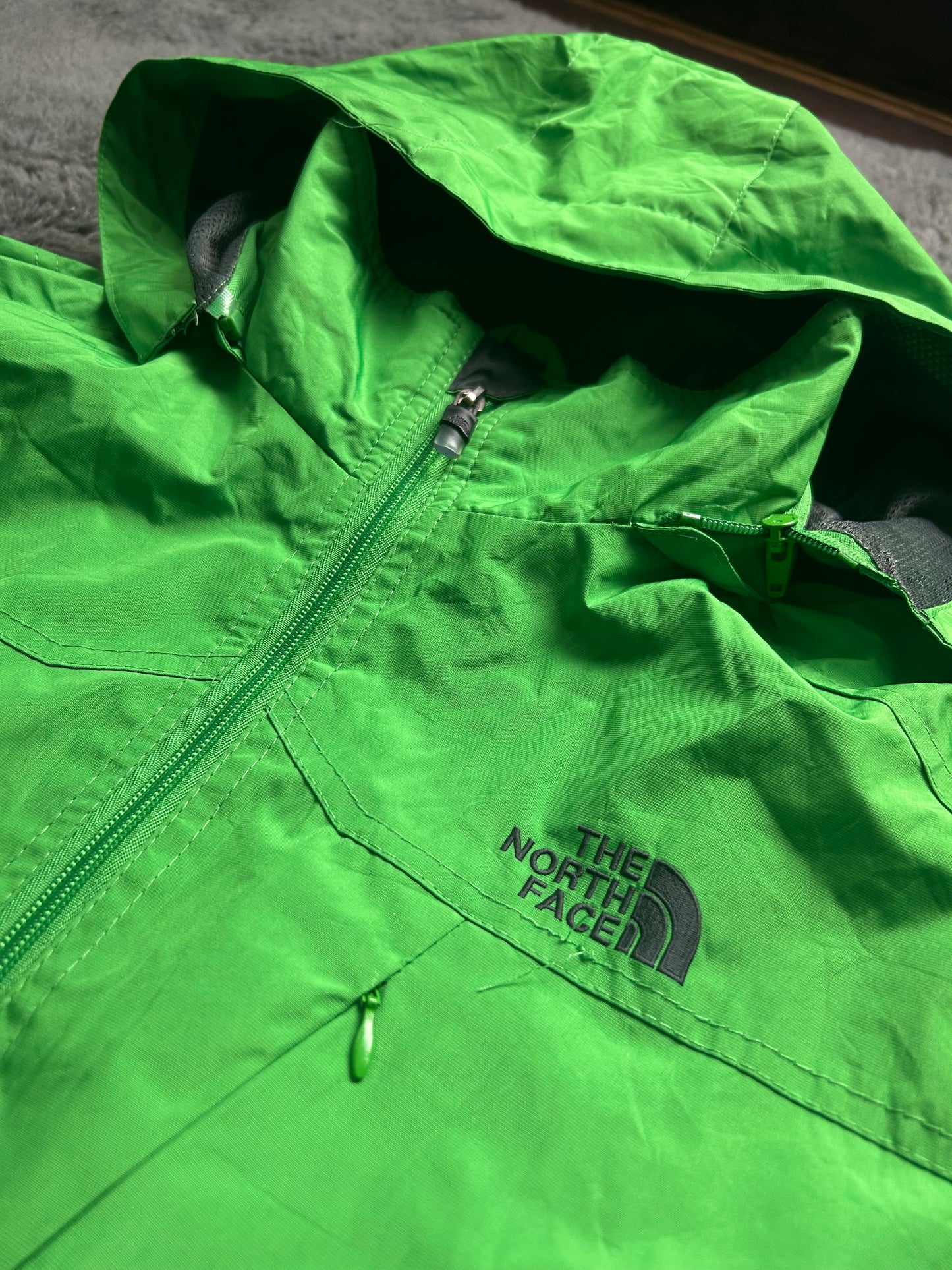 THE NORTH FACE WINDBREAKER SUMMIT SERIES 00s (L)