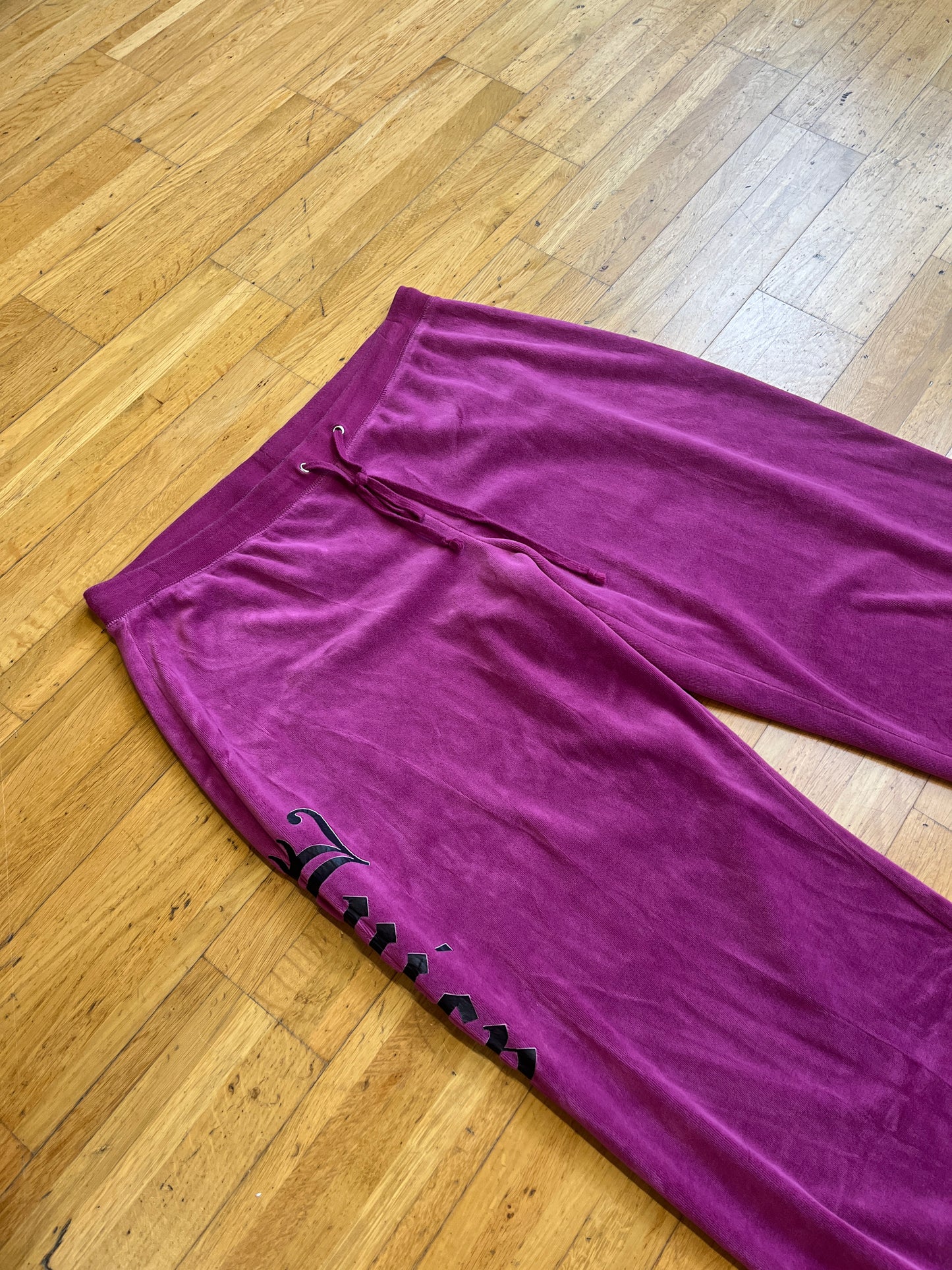 JUICY COUTURE PANTS (L)