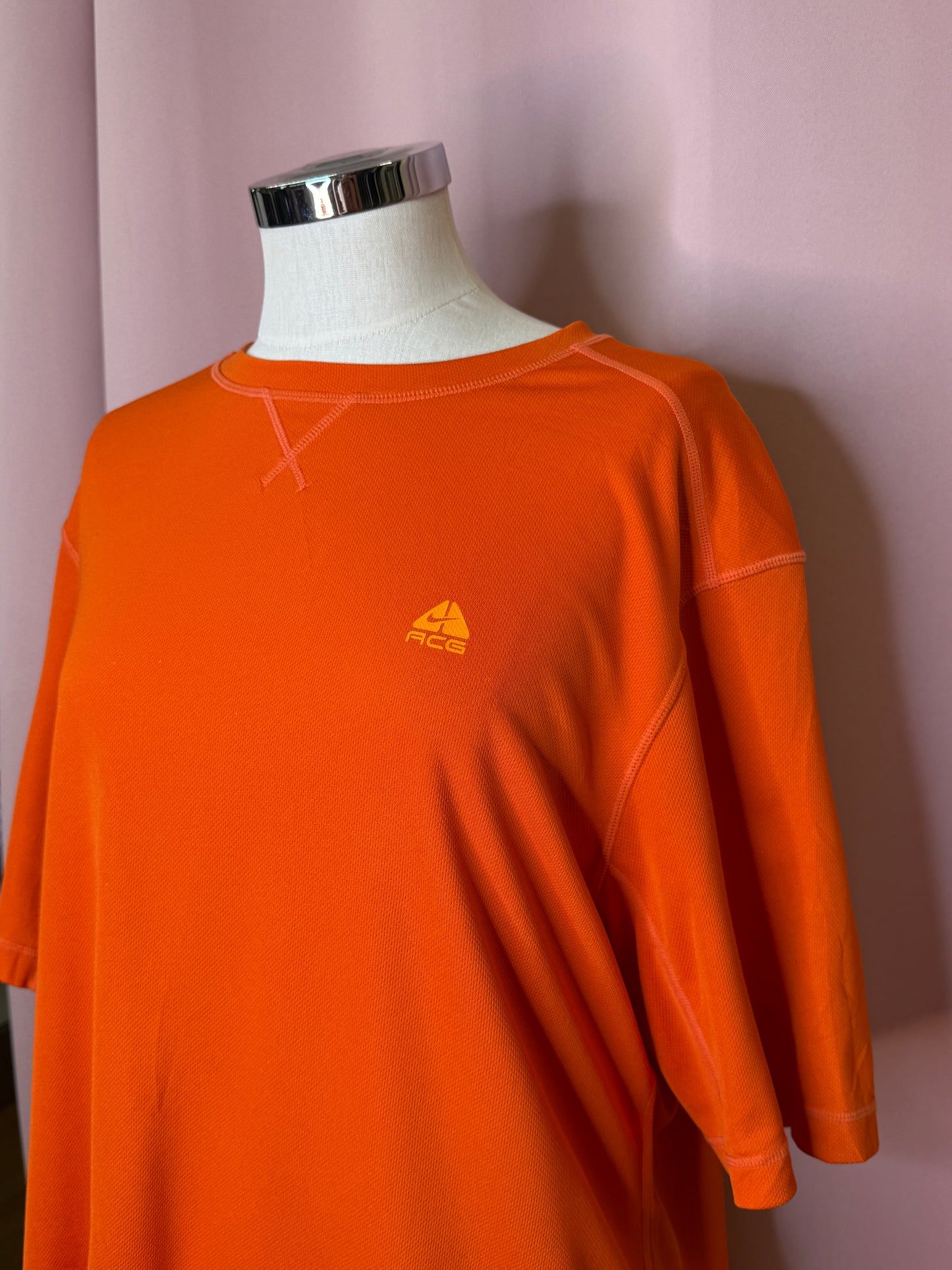 NIKE ACG T-SHIRT (L)
