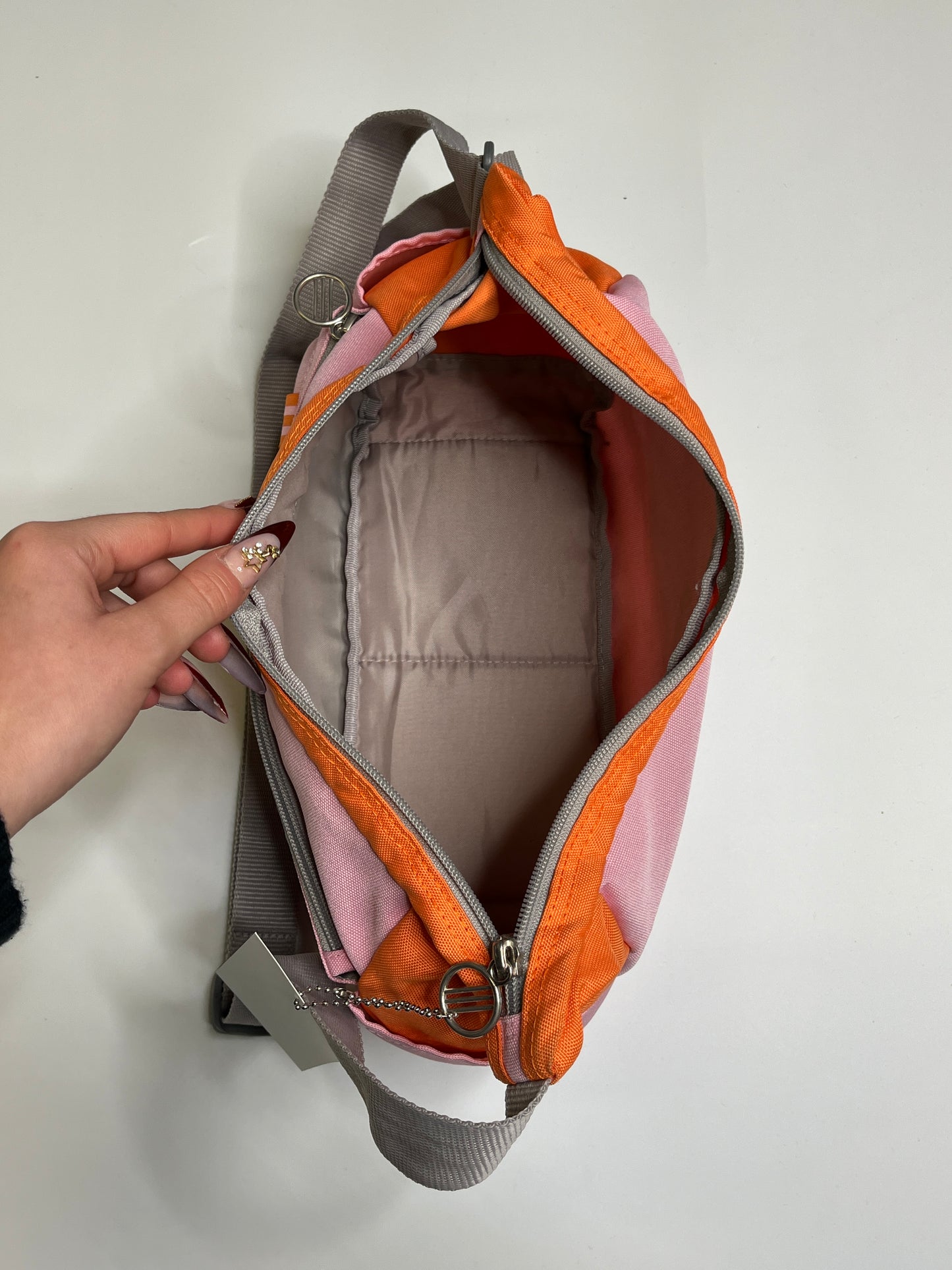 ADIDAS 2000s SLING BAG