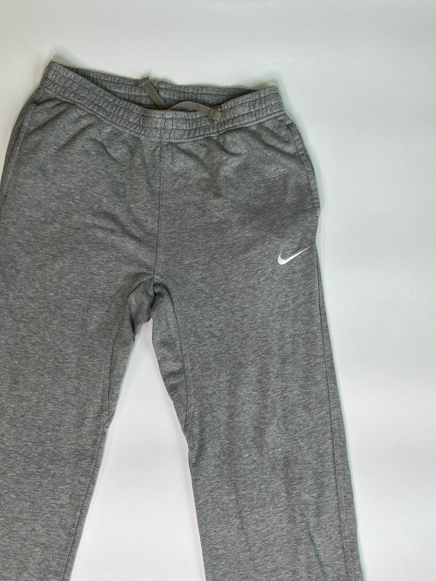 GREY NIKE JOGGER (L)
