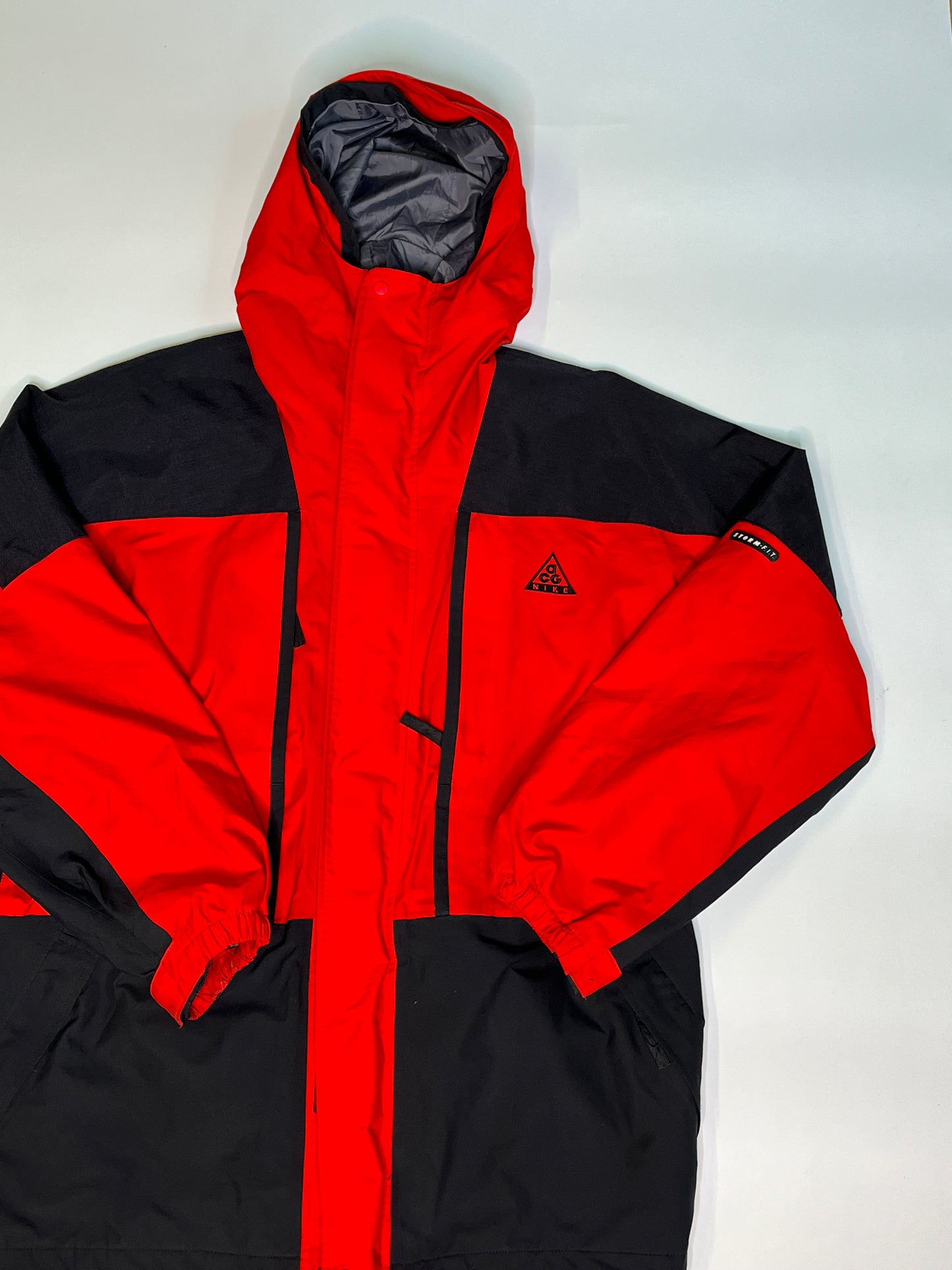 NIKE ACG RAIN JACKET (L)