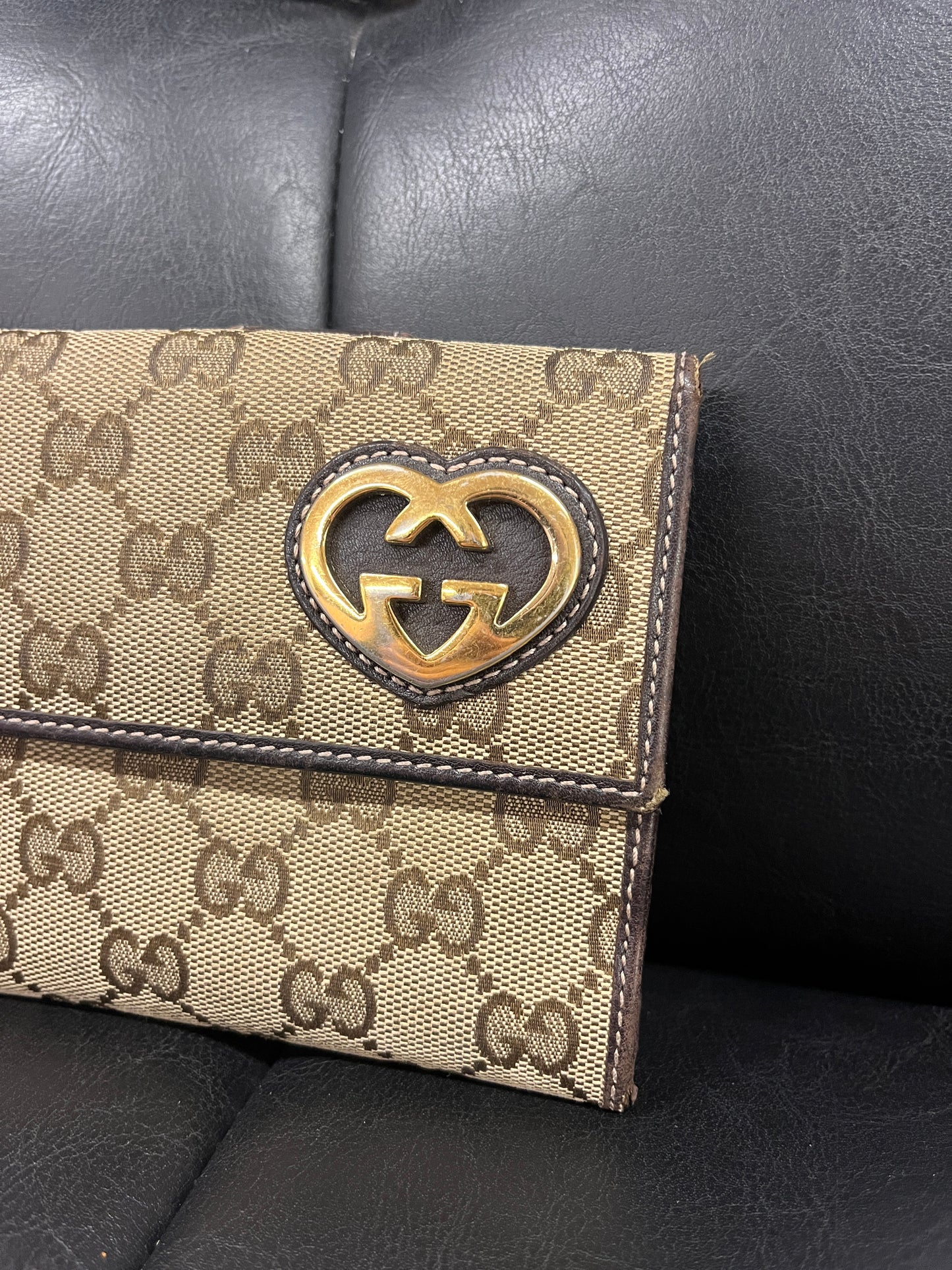 GUCCI MONOGRAM HEART WALLET