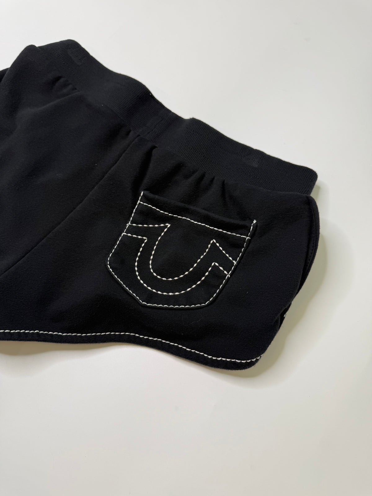 TRUE RELIGION VINTAGE HORSESHOE LOGO SWEAT SHORTS (XS)