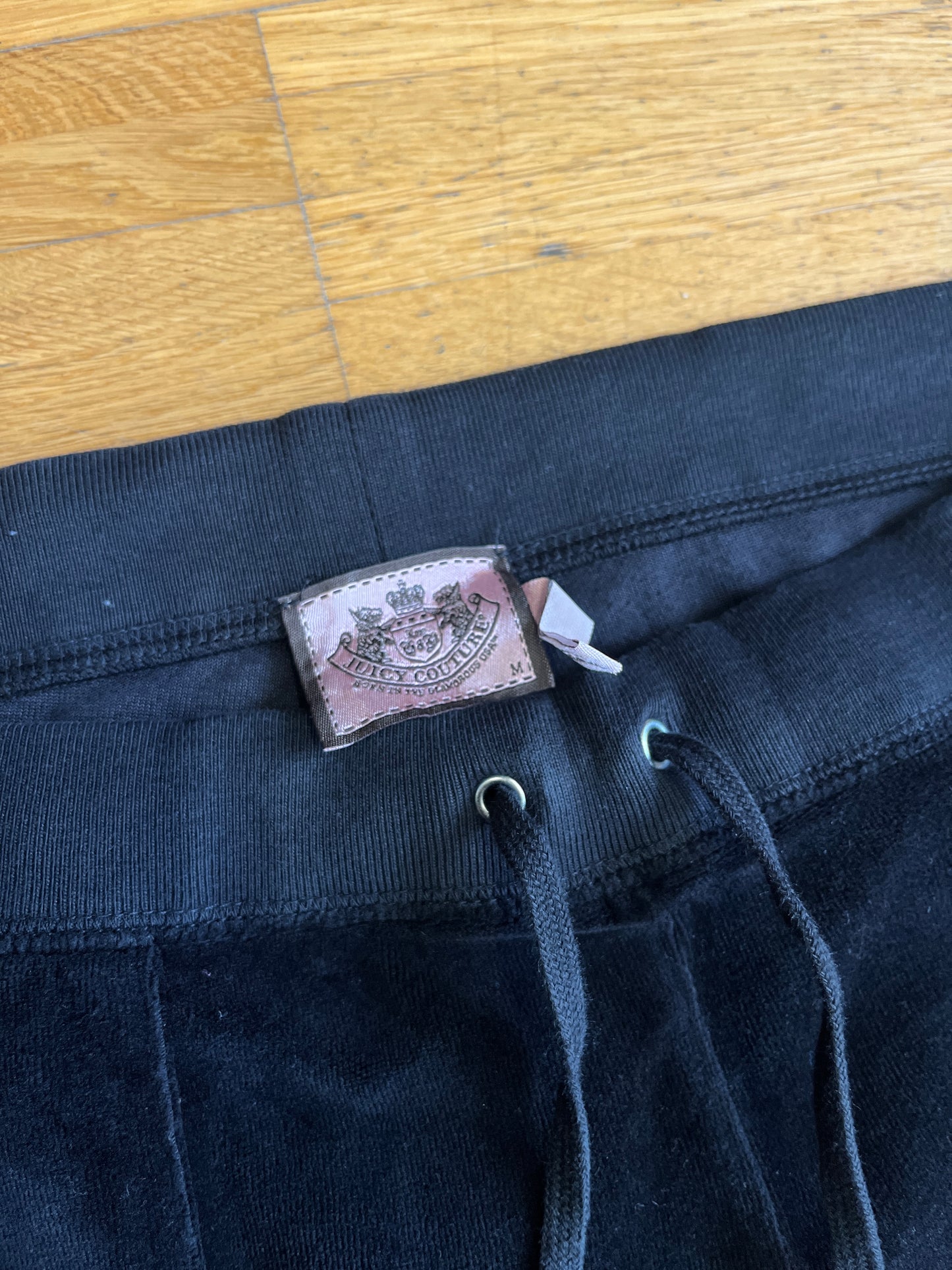 JUICY COUTURE FLARED PANTS (M)