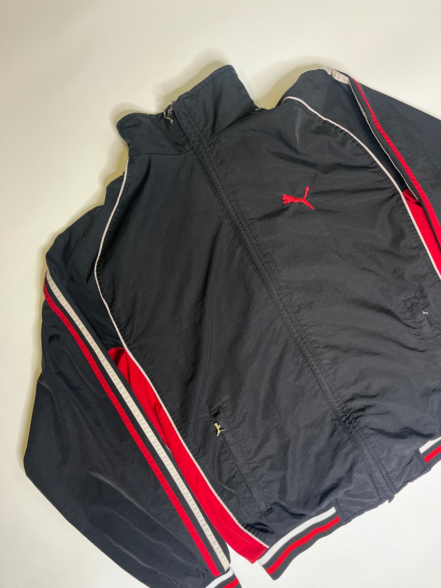 VINTAGE PUMA ZIPPER (M-L)