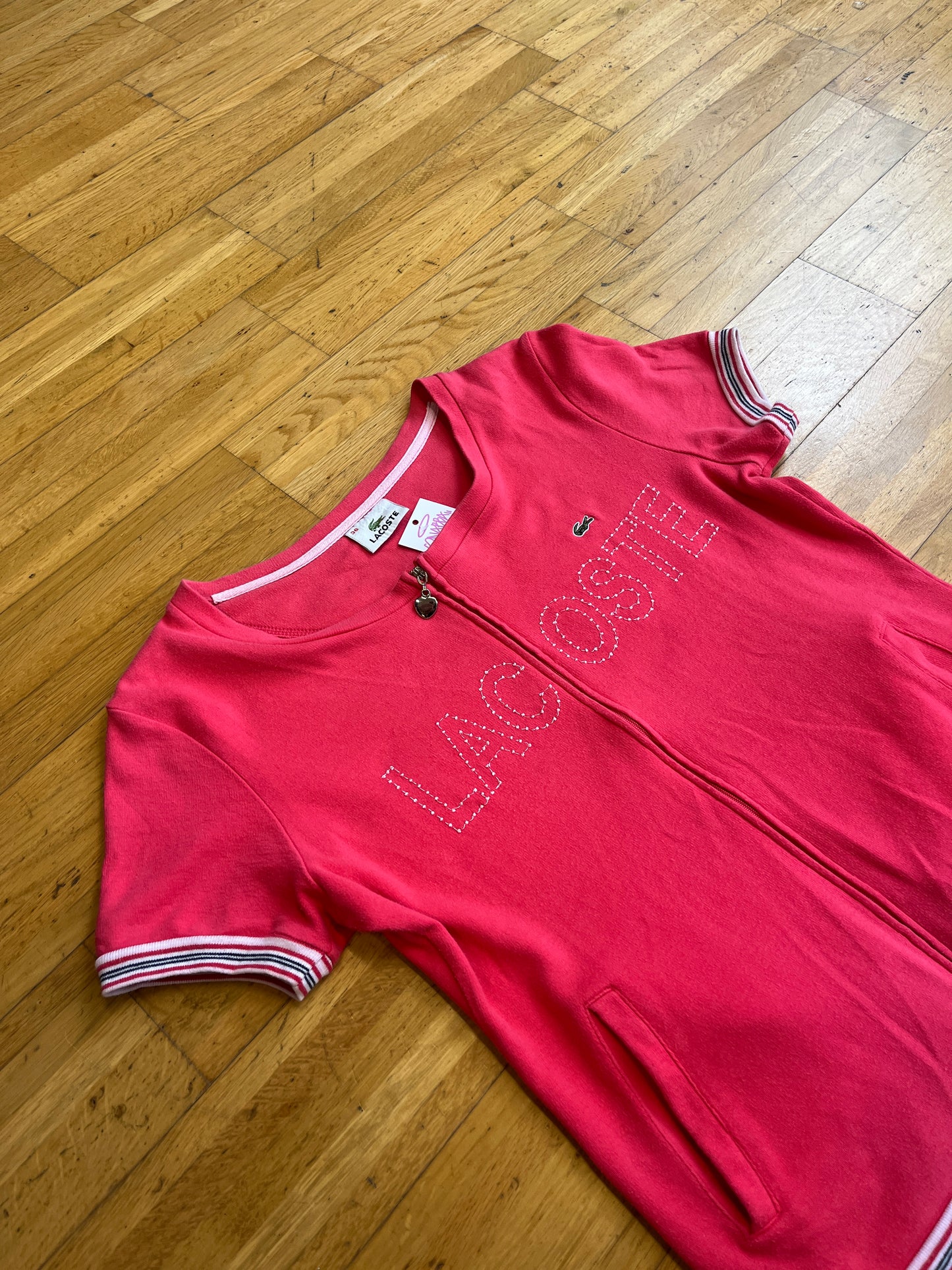 LACOSTE HEART ZIPPER SHORT SLEEVE (M)