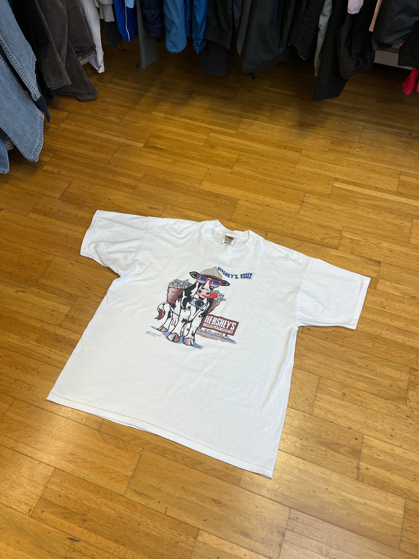 VINTAGE HERSHEYS KISSES CHOCOLATE GLITTER SHIRT 1990s (XL)