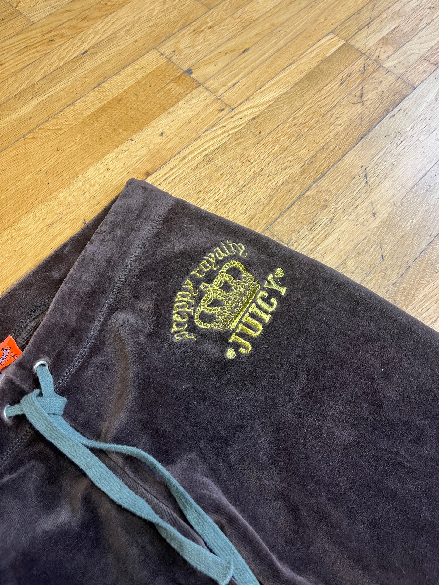 JUICY COUTURE PANTS (XS-S)