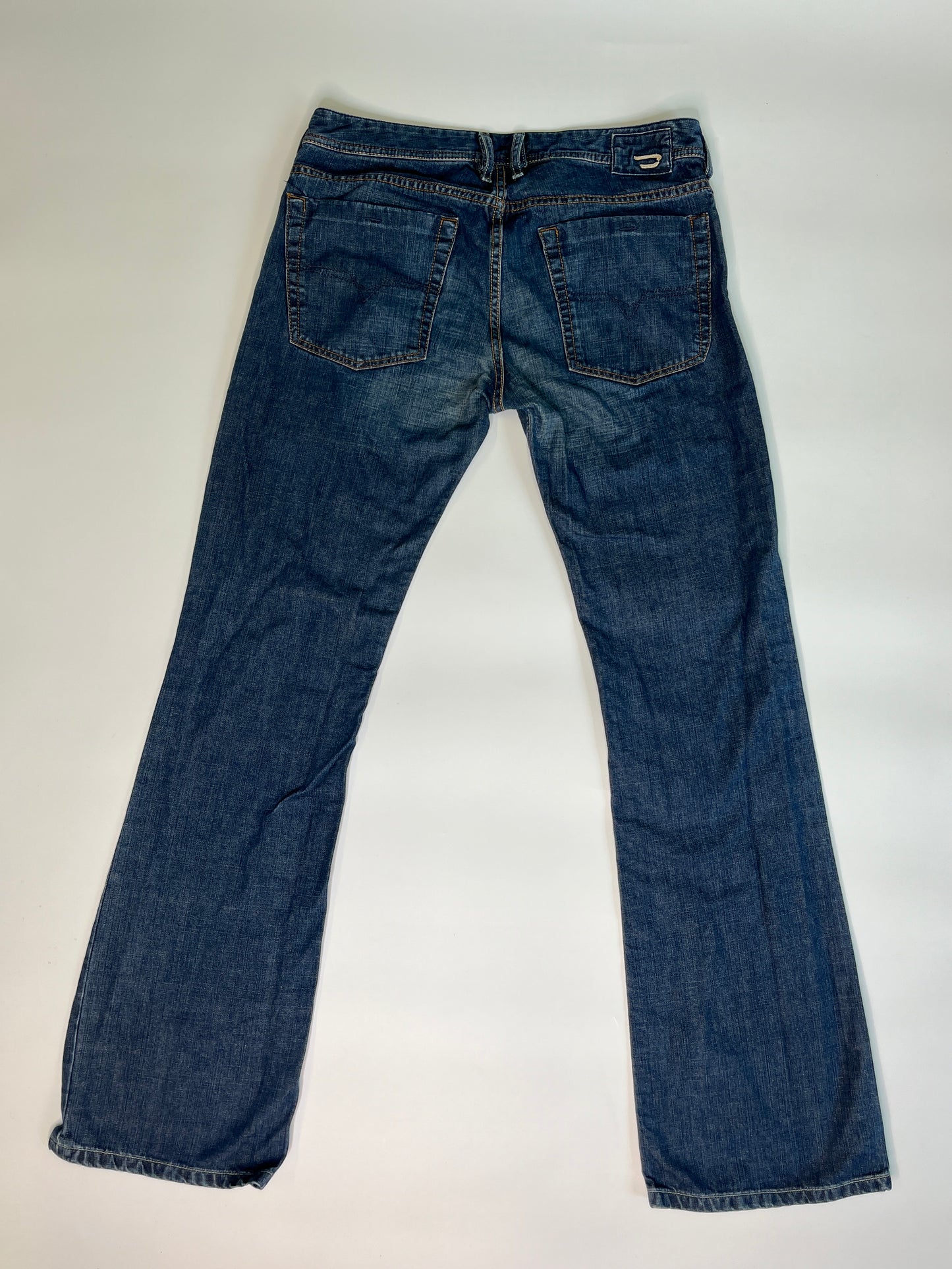 DIESEL STRAIGHT LEG JEANS (S-M, W33)