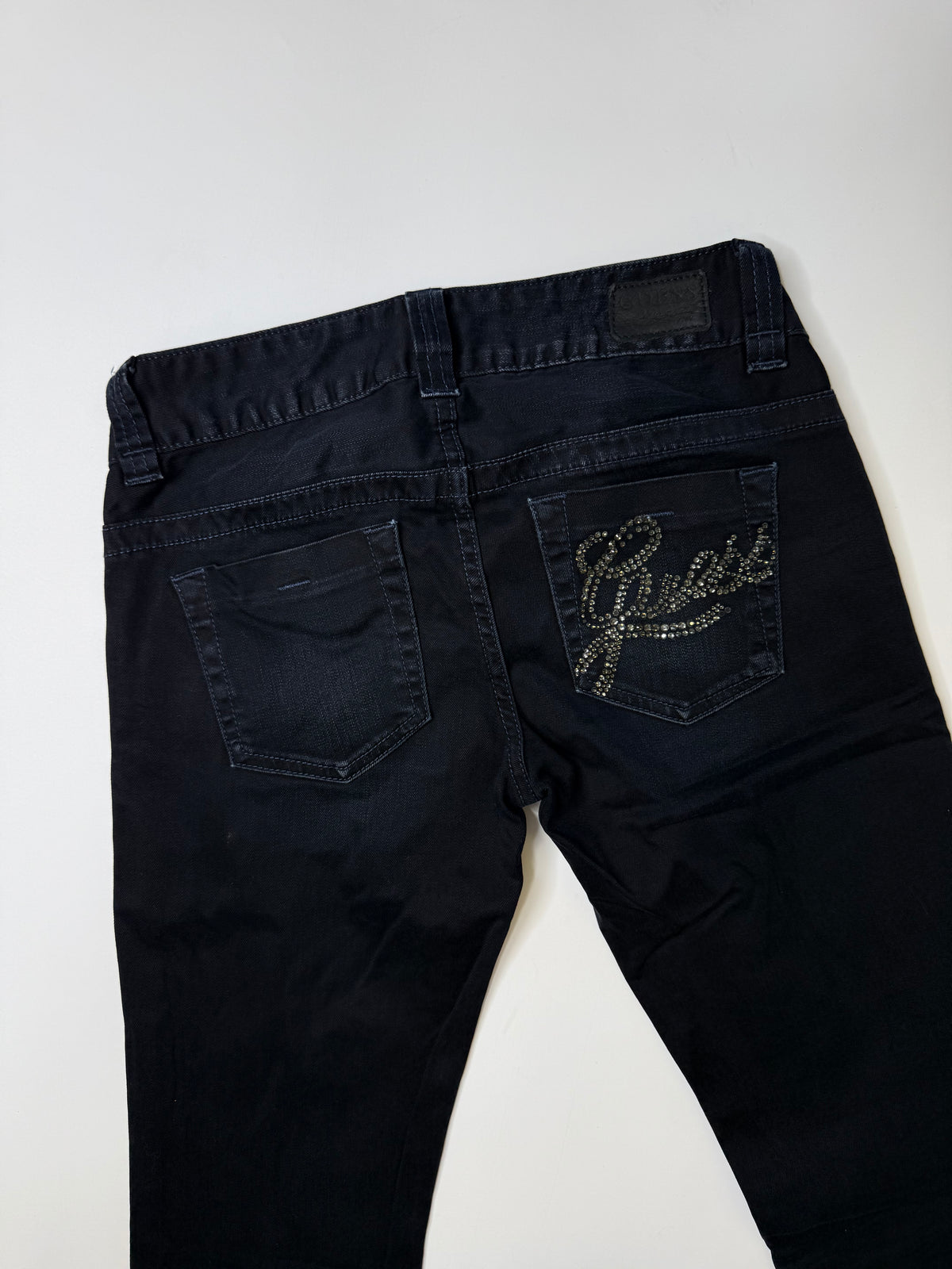 GUESS DAREDEVIL BOOT JEANS – BLACK (24)