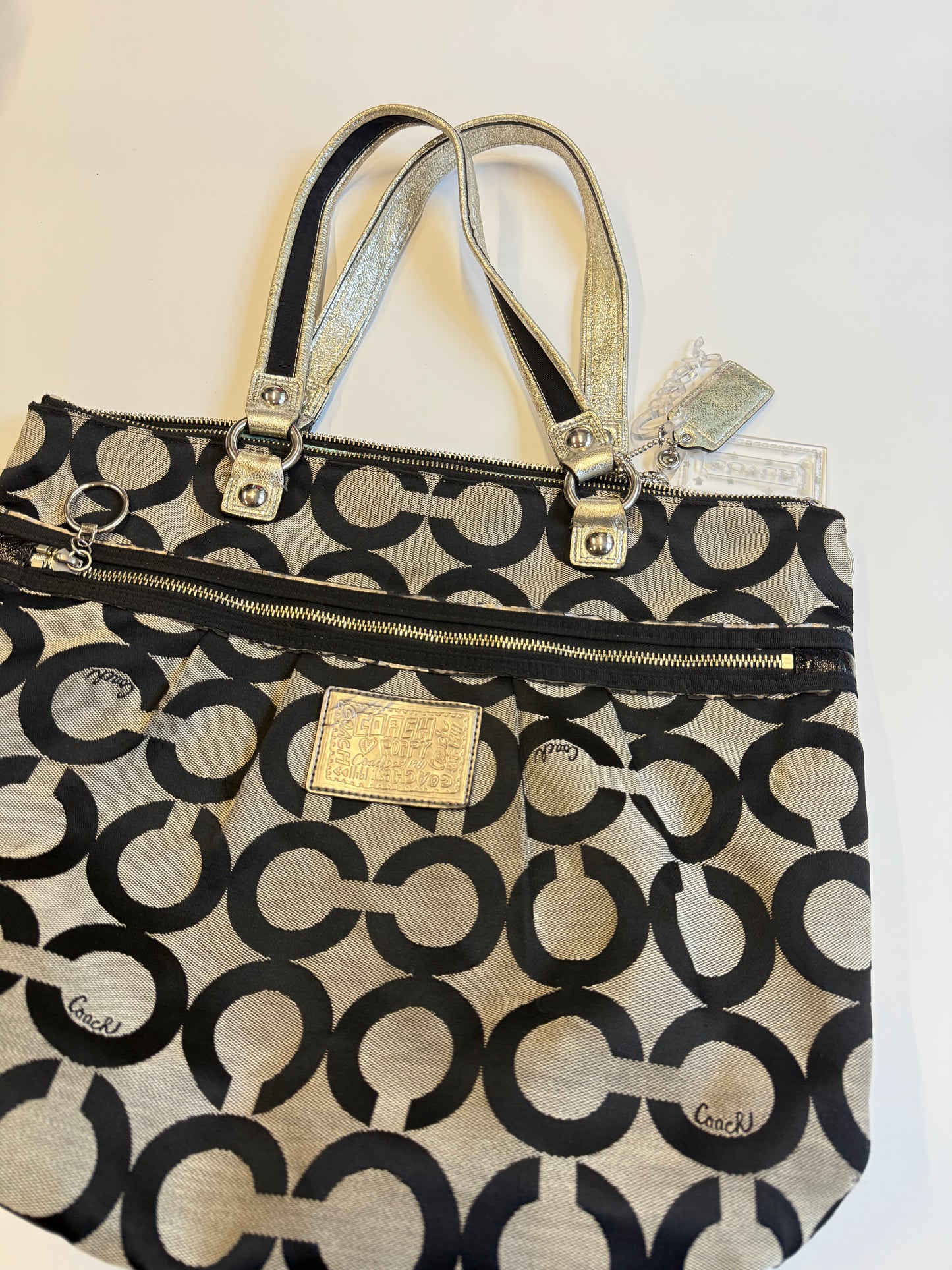COACH MONOGRAM PURSE SILVER