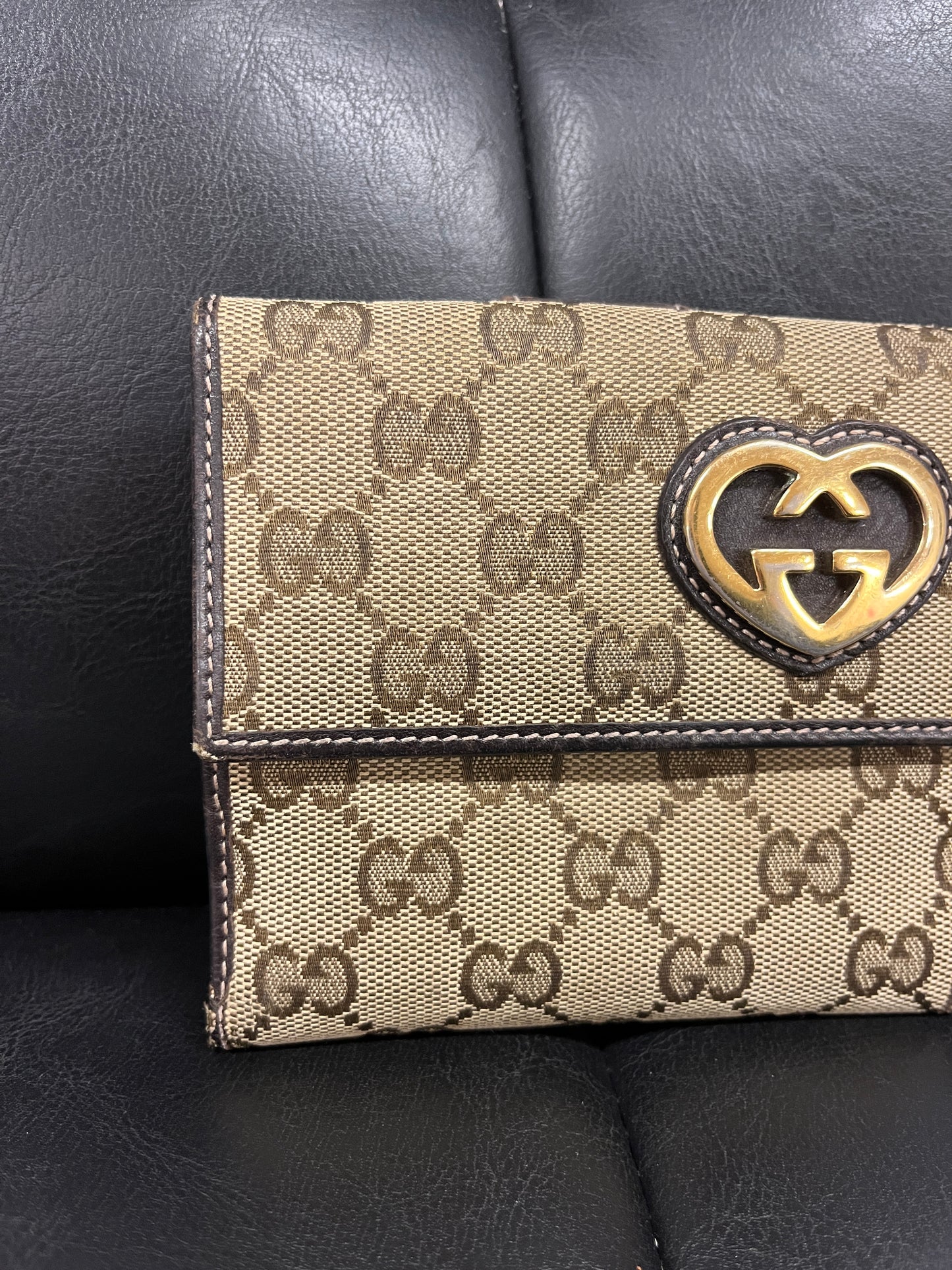 GUCCI MONOGRAM HEART WALLET