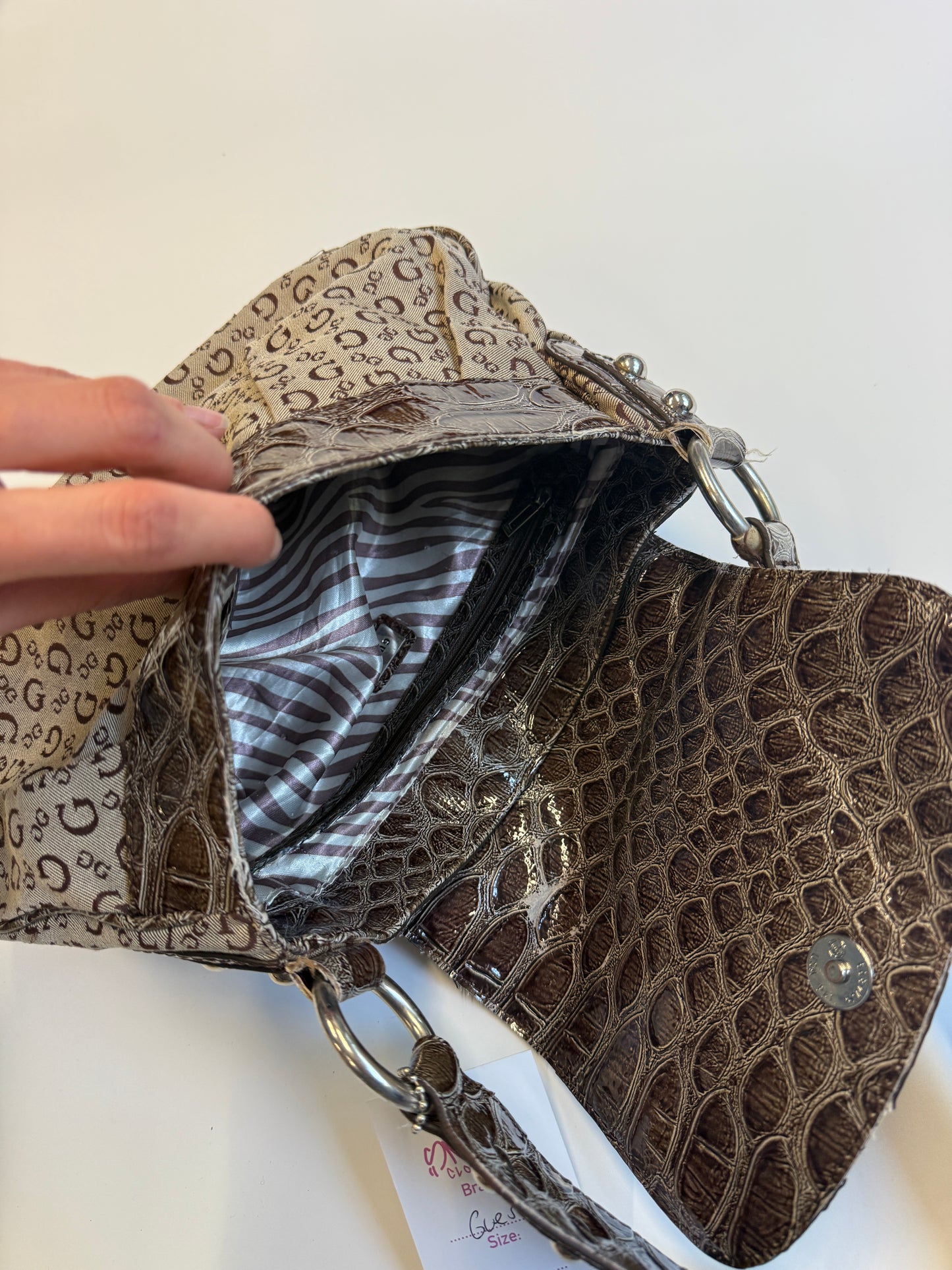 GUESS PURSE BIG G-LOGO