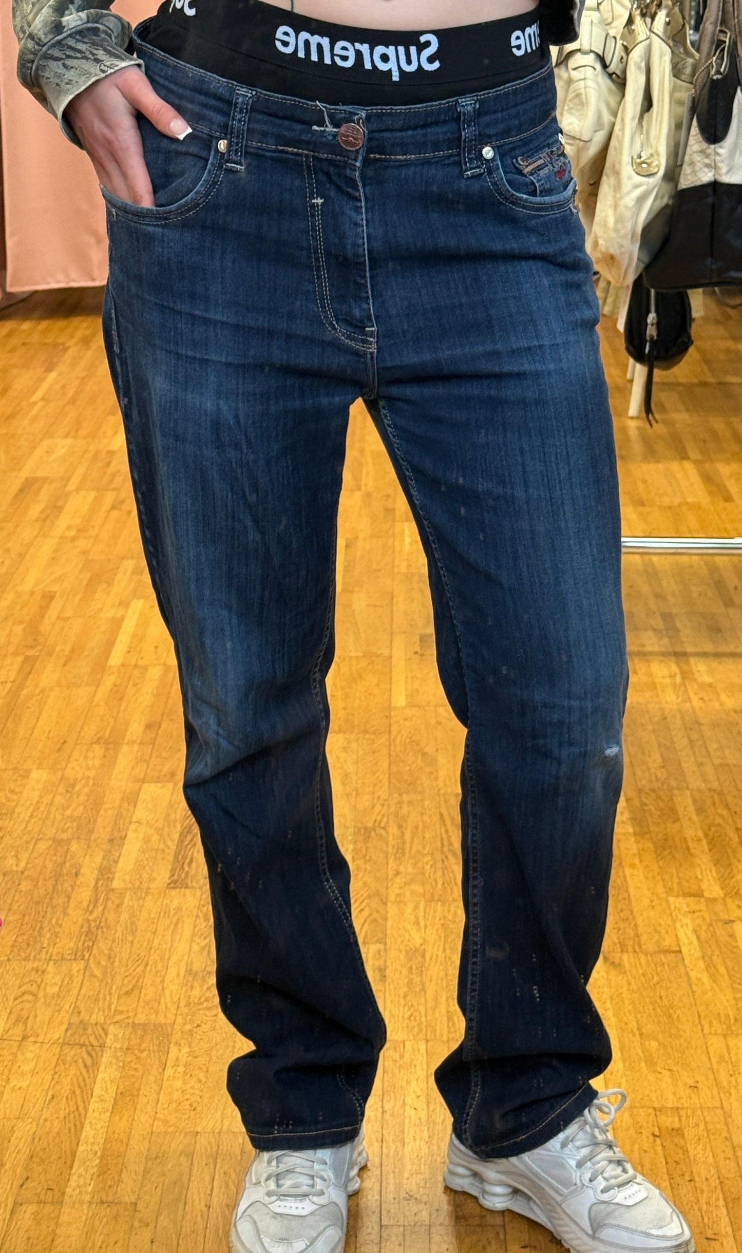 ARMANI STRAIGHT LEG JEANS (w.32-34)
