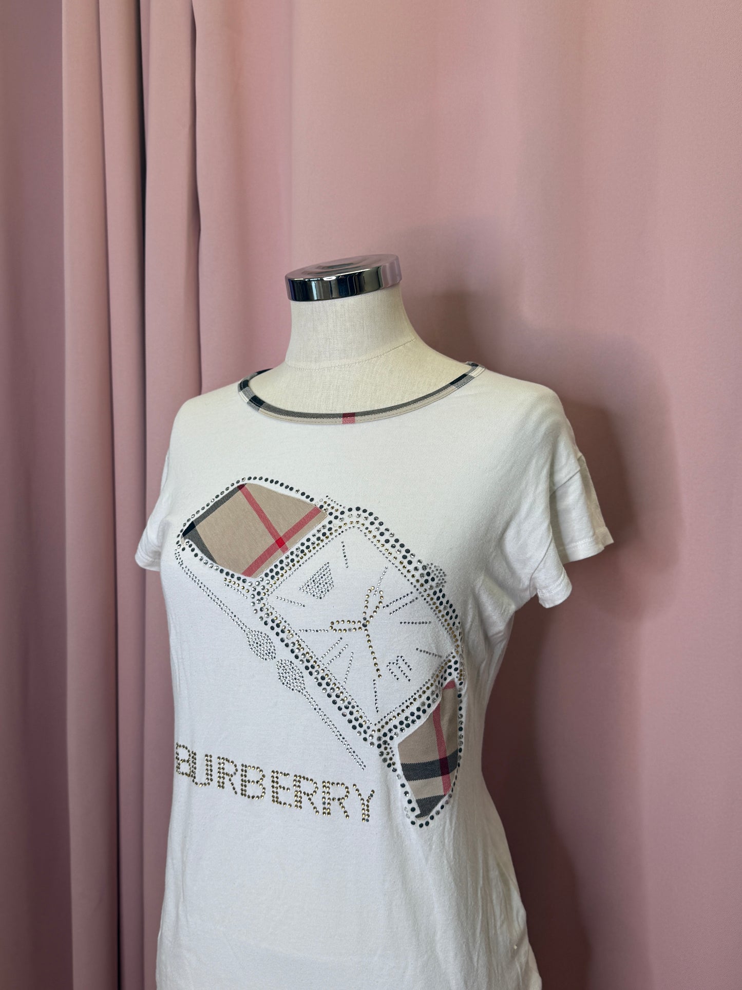 BURBERRY T-SHIRT (M)