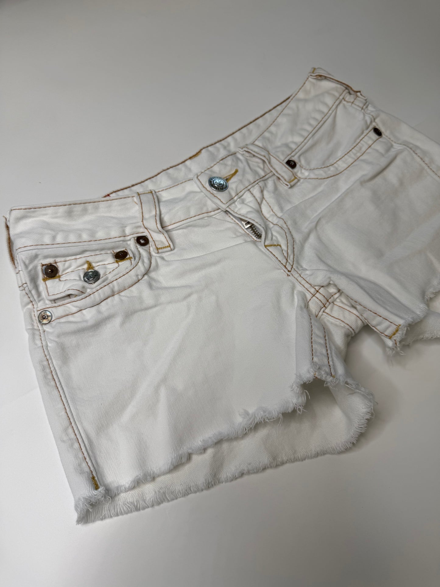 TRUE RELIGION VINTAGE WHITE FLAP POCKET DENIM SHORTS
