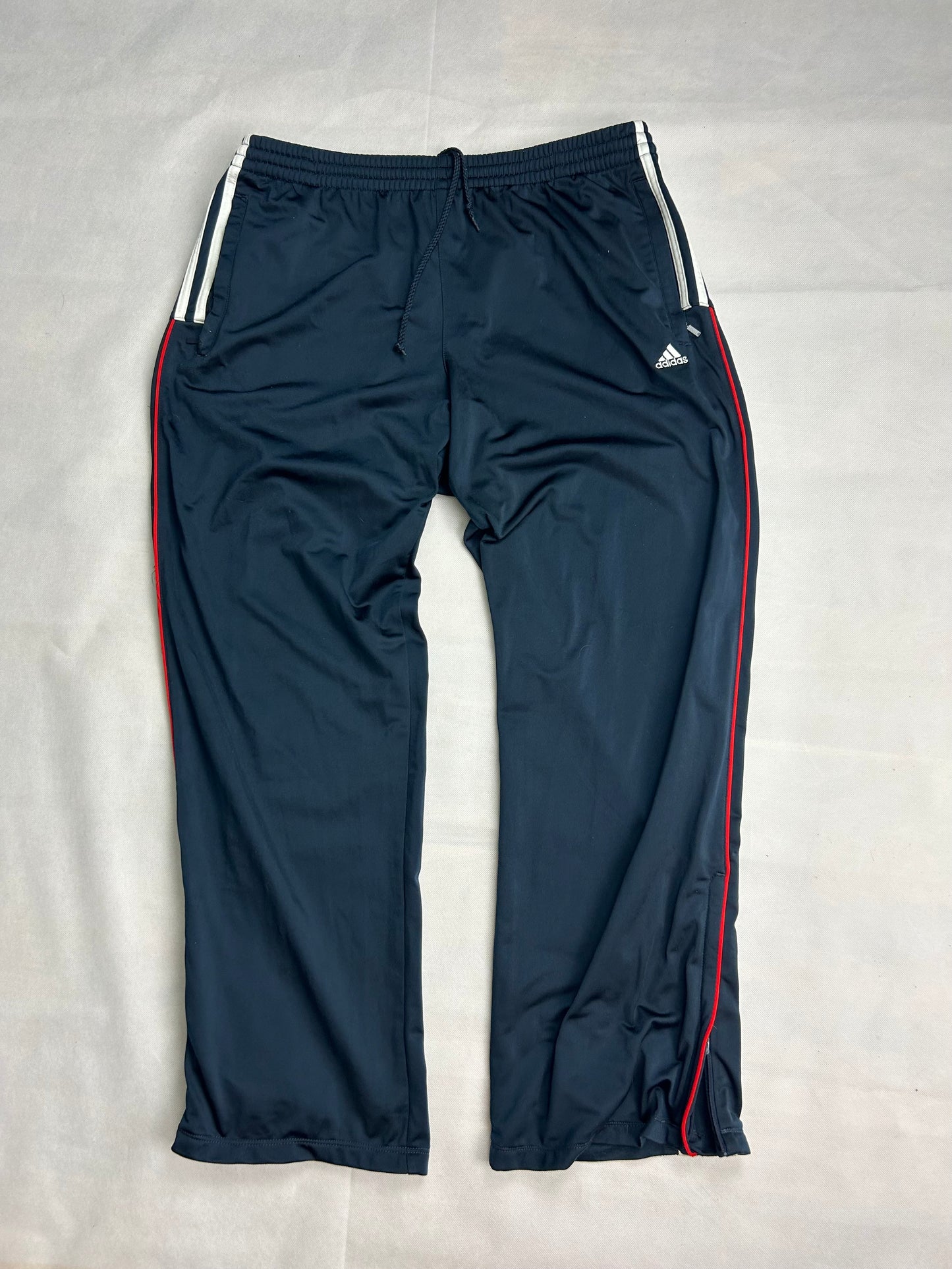 ADIDAS SWEAT PANTS (XL)